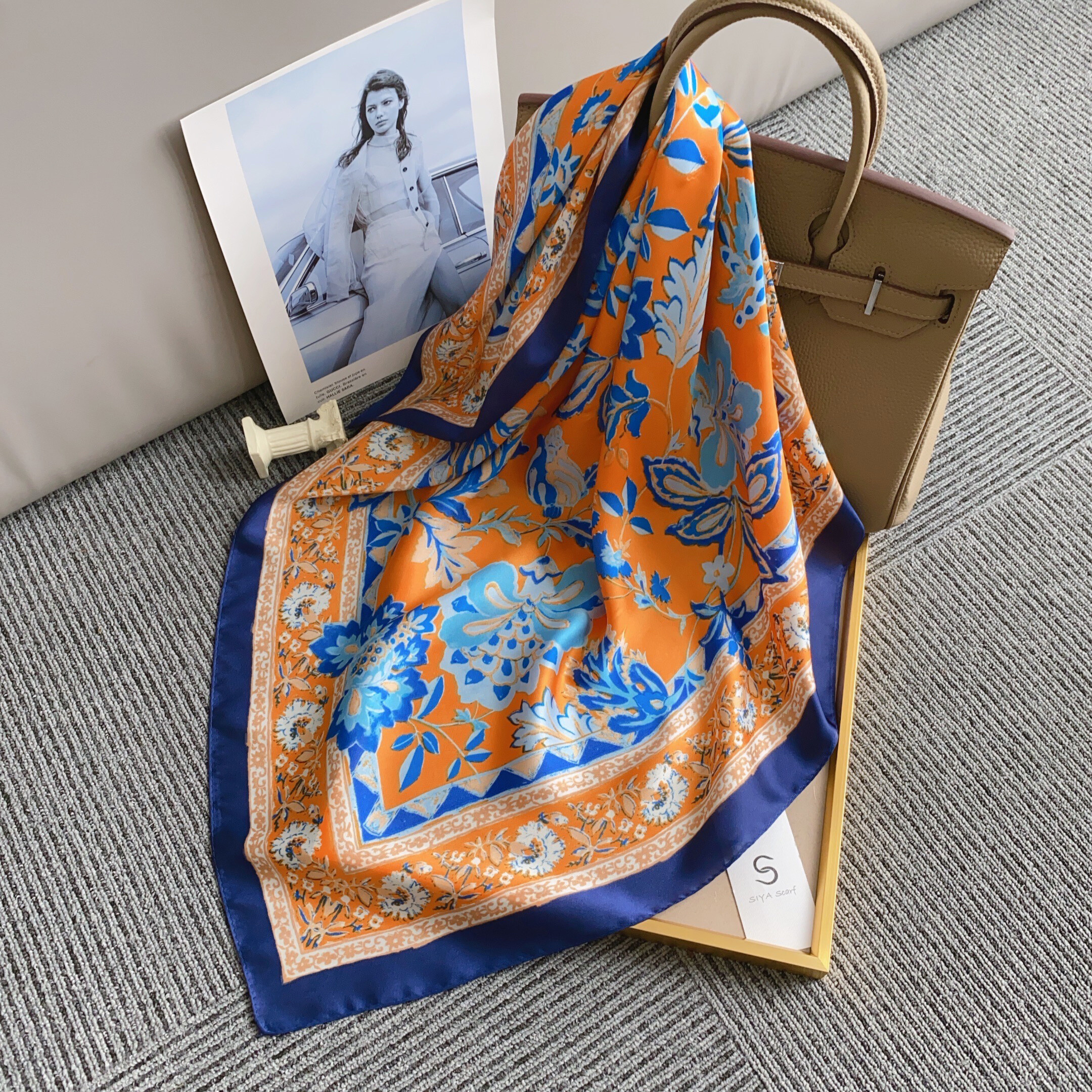 Wholesaler Sandy Paris - Small square printed scarf 70*70