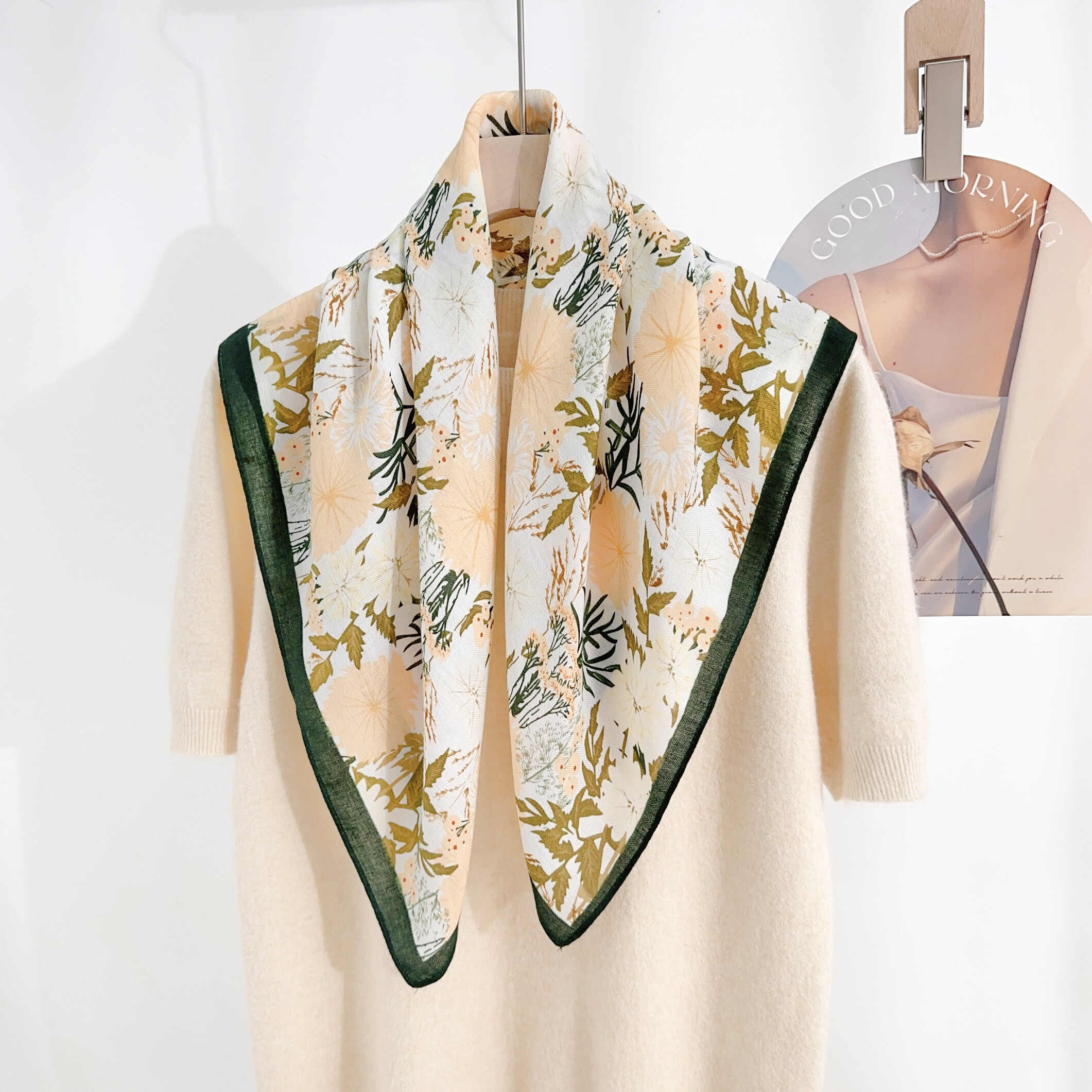 Wholesaler Sandy Paris - Small square printed scarf 70*70