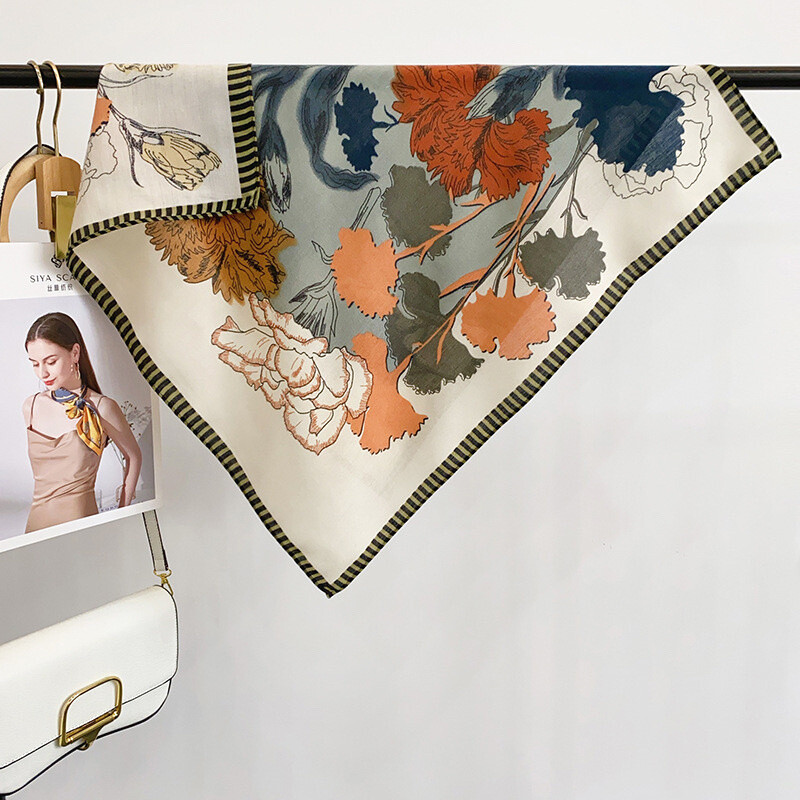 Wholesaler Sandy Paris - Small square printed scarf 70*70