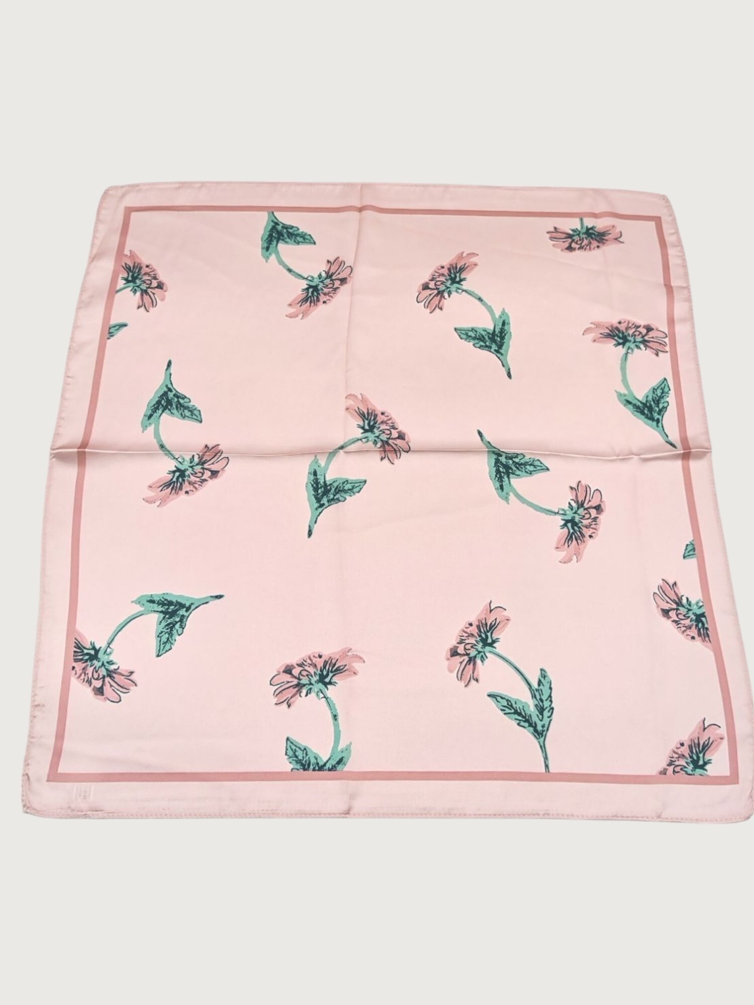 Wholesaler Sandy Paris - Small square printed scarf 70*70