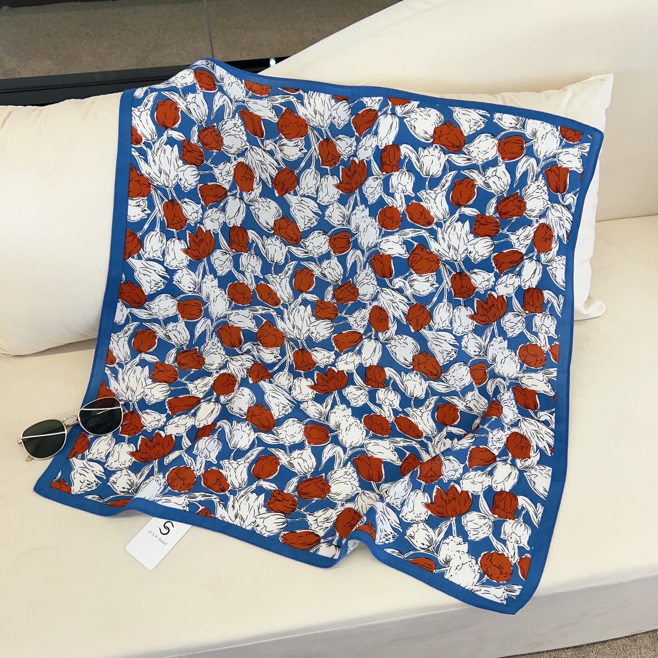Wholesaler Sandy Paris - Small square printed scarf 70*70