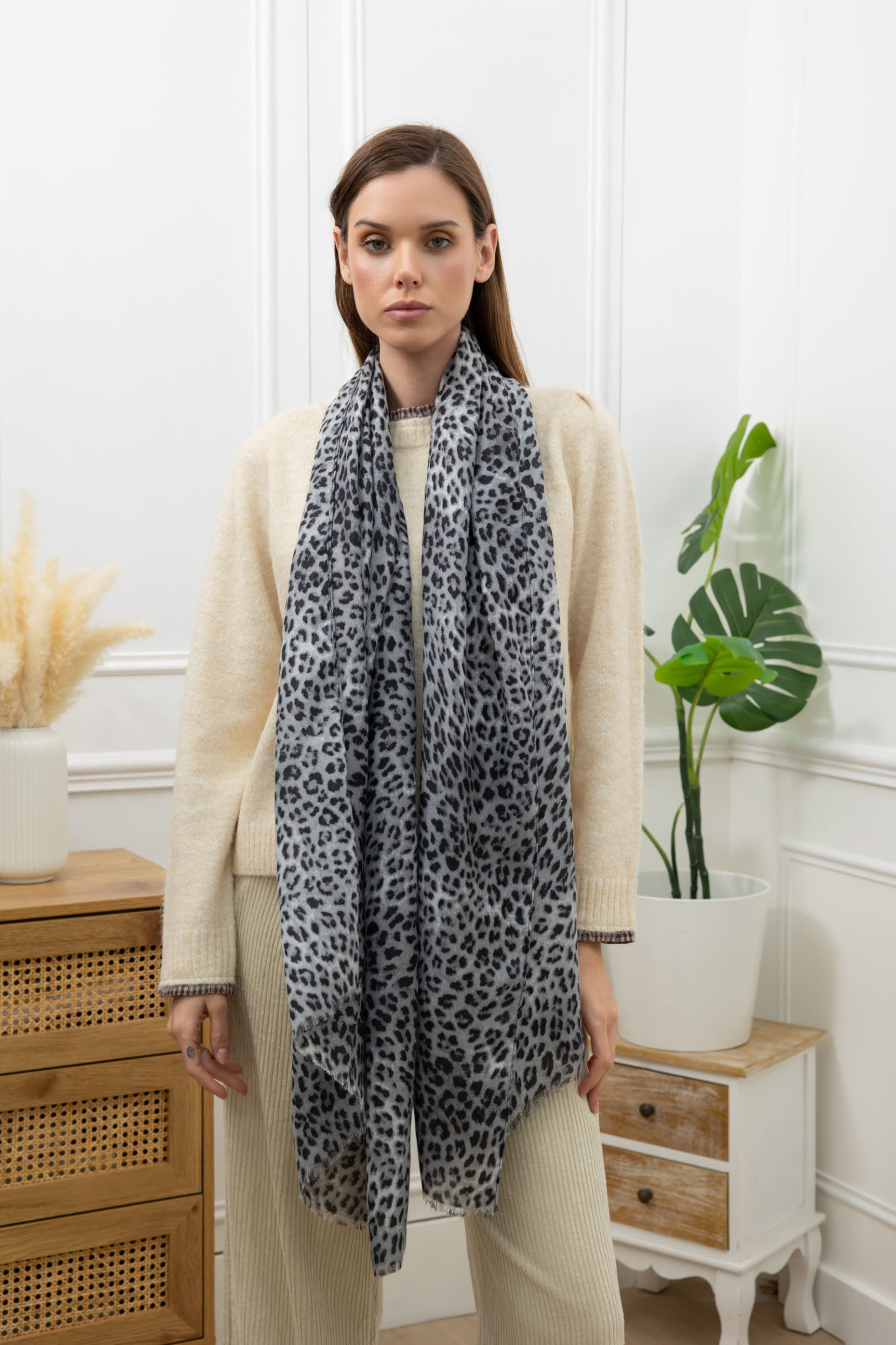 Mayorista Sandy Paris - Pañuelo estampado con borlas