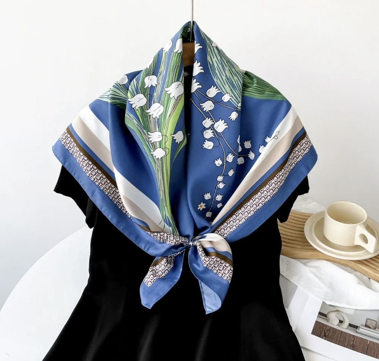 Wholesaler Sandy Paris - Small square printed scarf 70*70