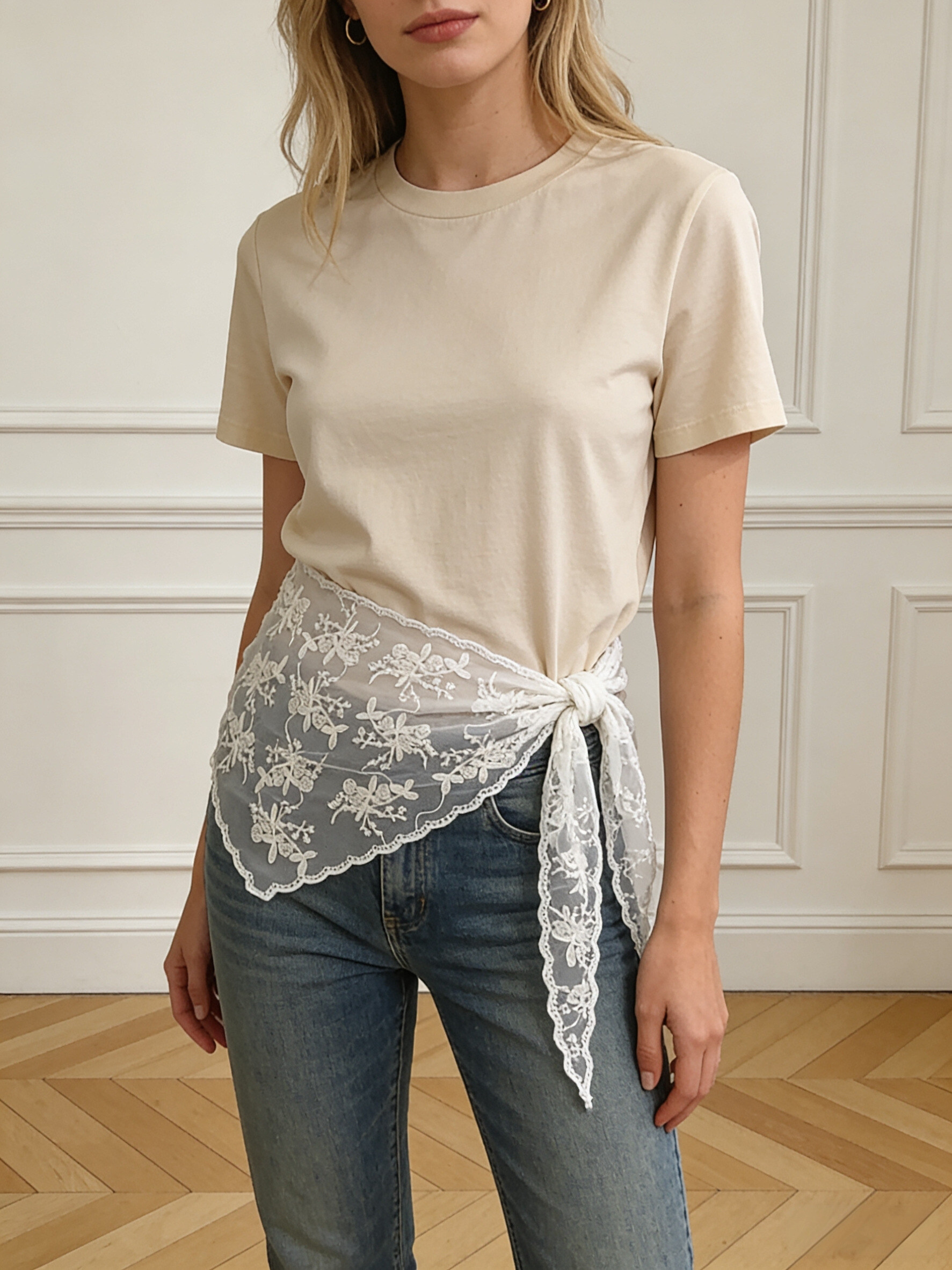 Grossista Sandy Paris - Sciarpa triangolare in pizzo su tulle