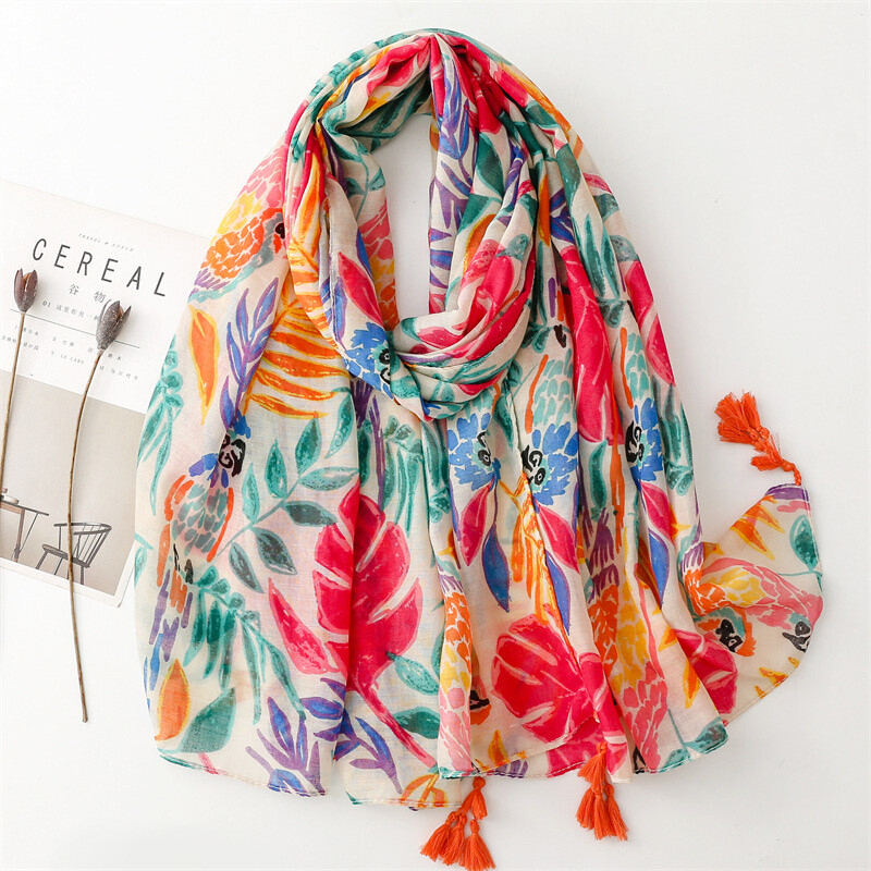 Grossiste Sandy Paris - Foulard imprimé avec pompons