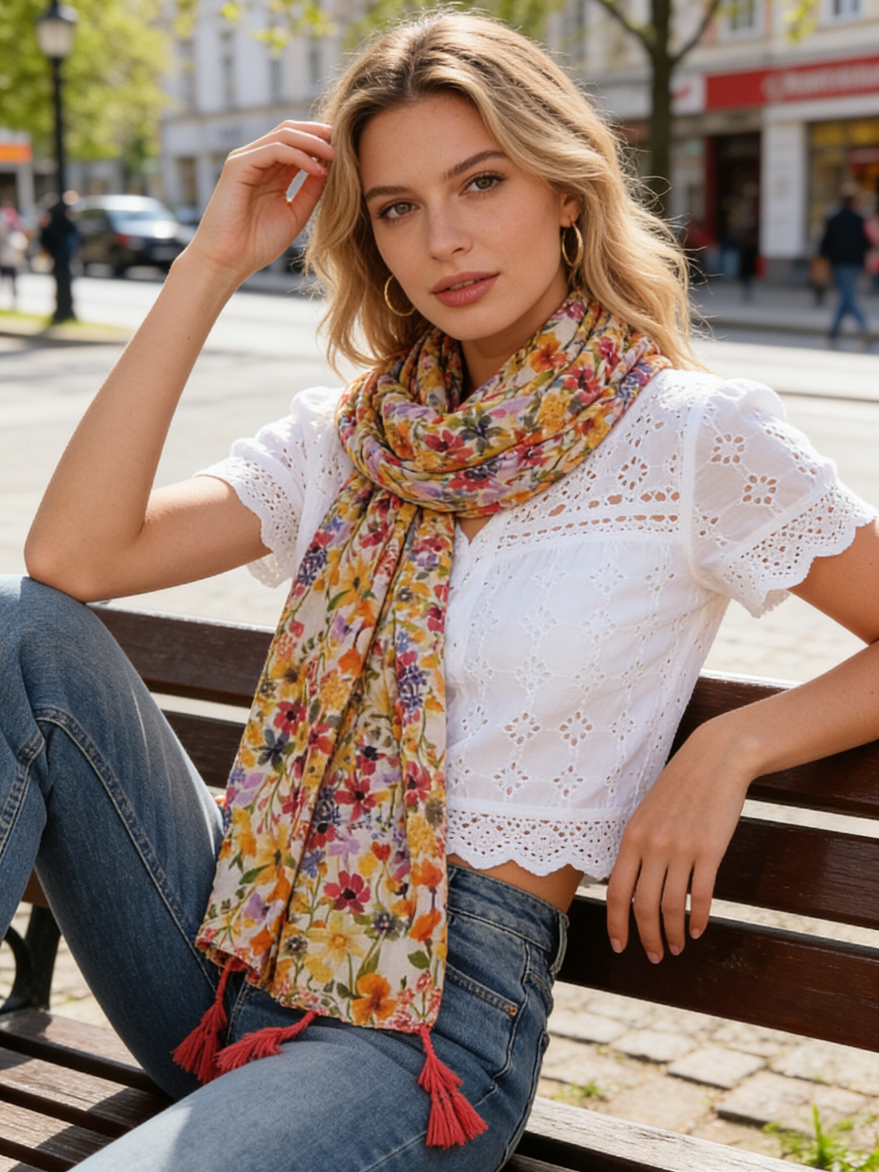 Grossista Sandy Paris - Foulard stampato con nappine