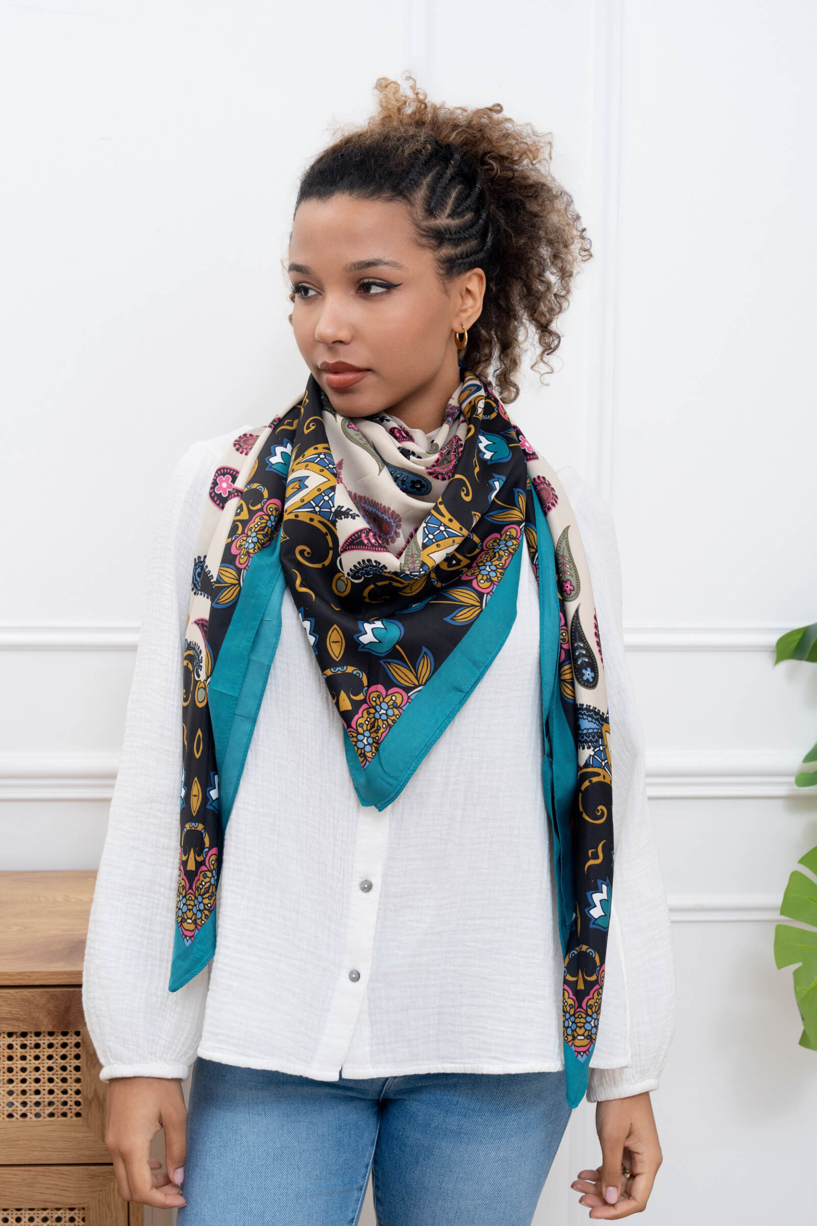 Wholesaler Sandy Paris - Square scarf printed 130*130