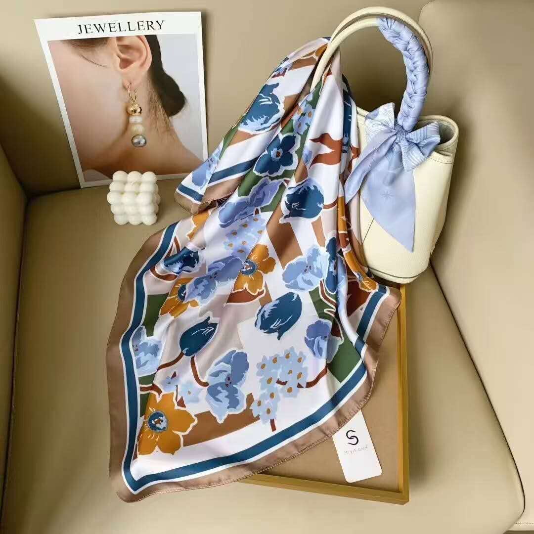 Grossista Sandy Paris - Piccolo foulard stampato