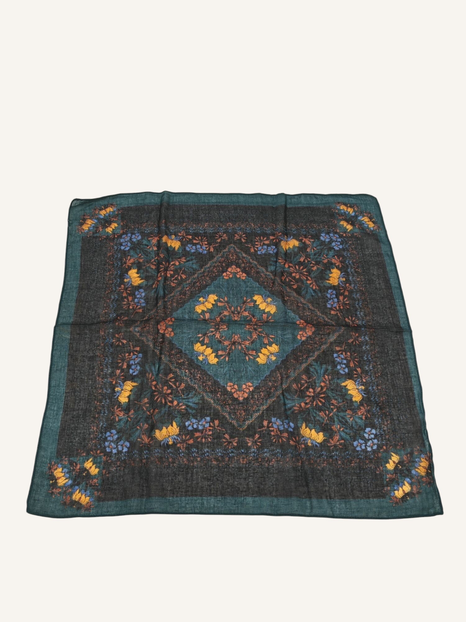 Wholesaler Sandy Paris - Small square printed scarf 70*70