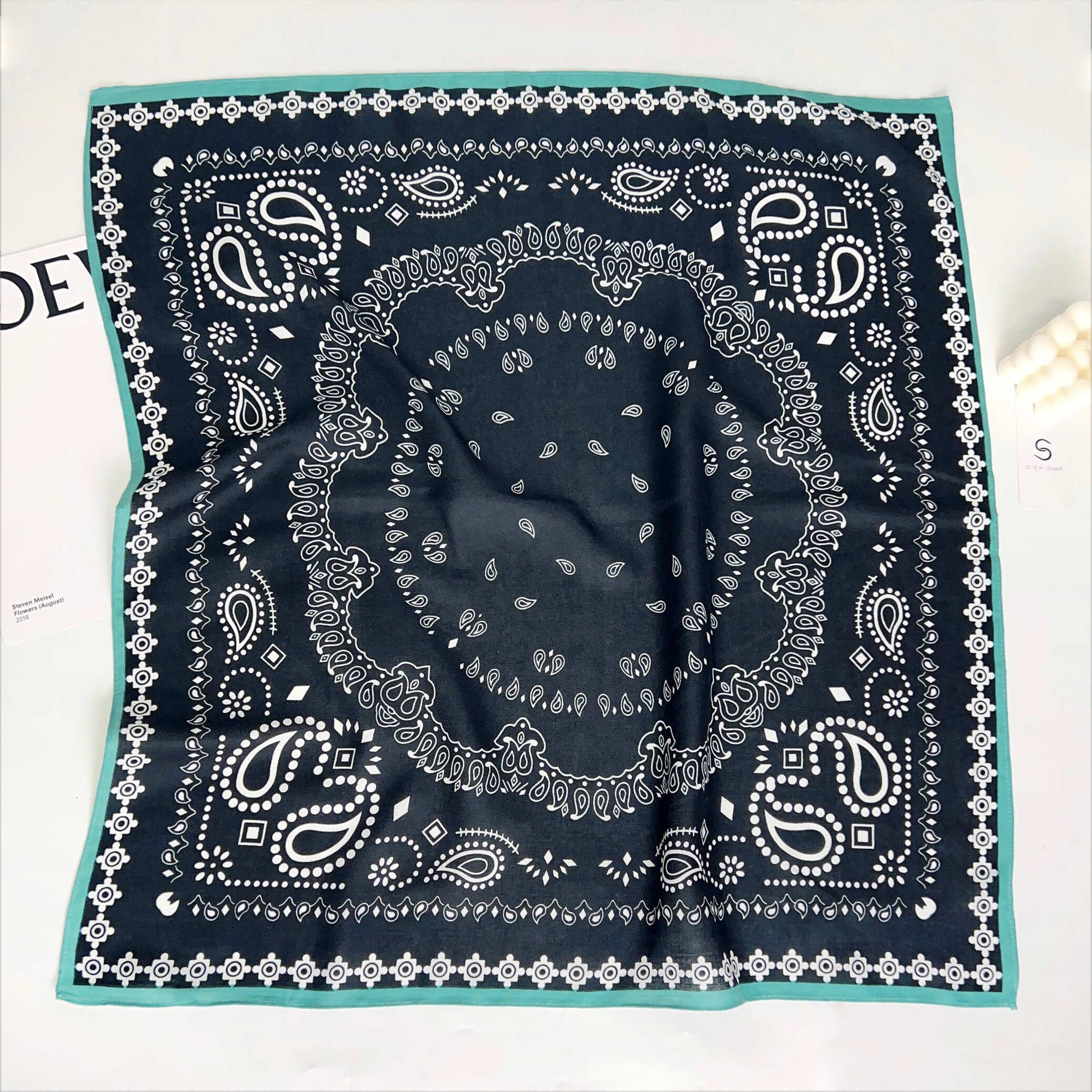 Wholesaler Sandy Paris - Small square printed scarf 70*70