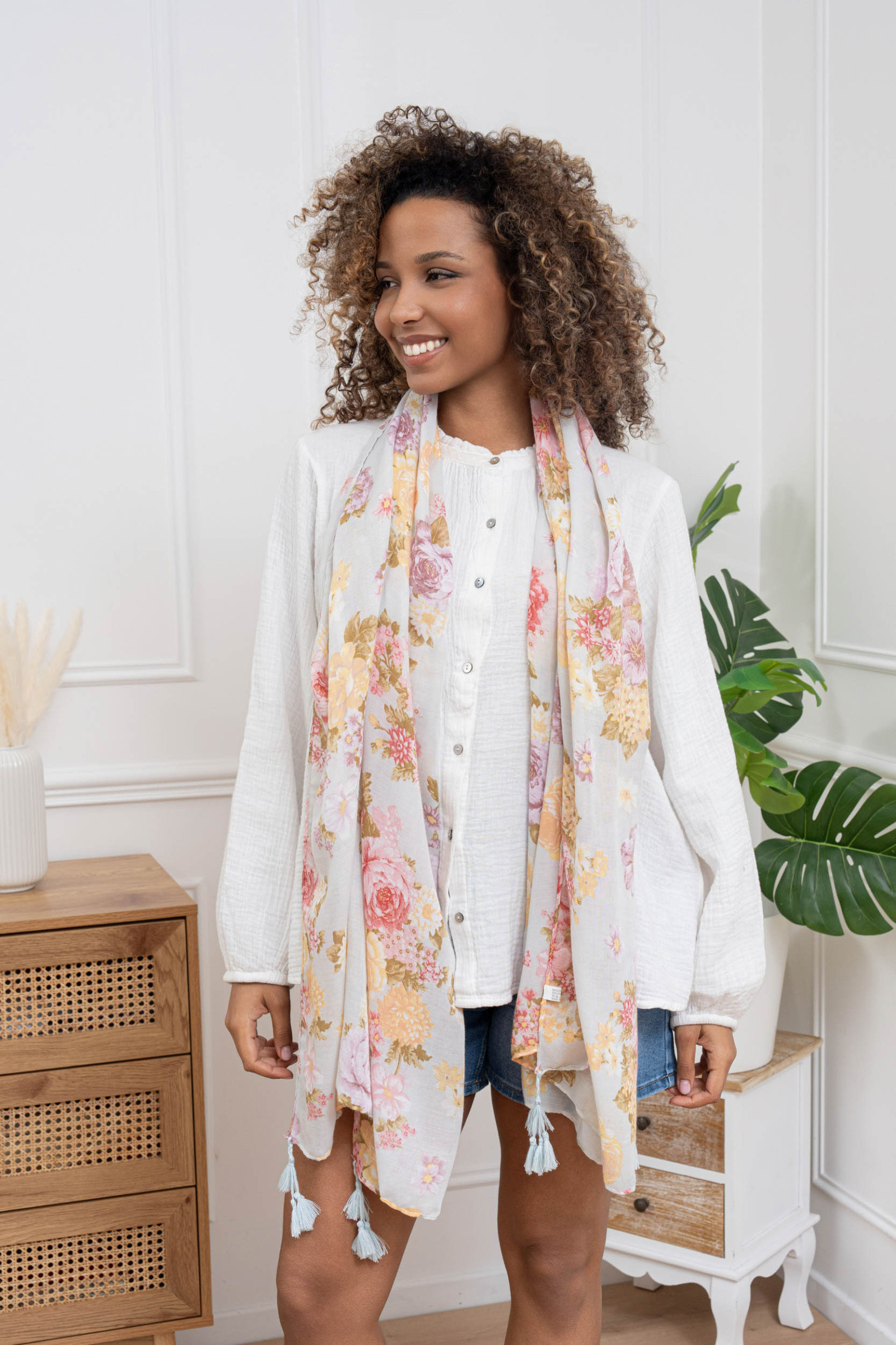 Mayorista Sandy Paris - Pañuelo estampado con borlas