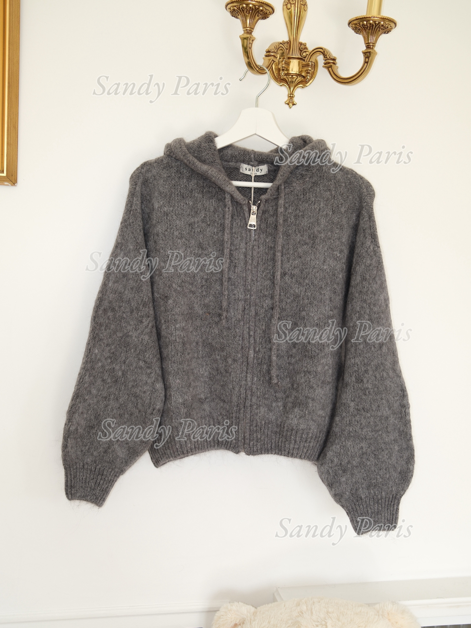 Grossiste Sandy Paris - Gilet à capuche avec 30% mohair - Sandy Paris