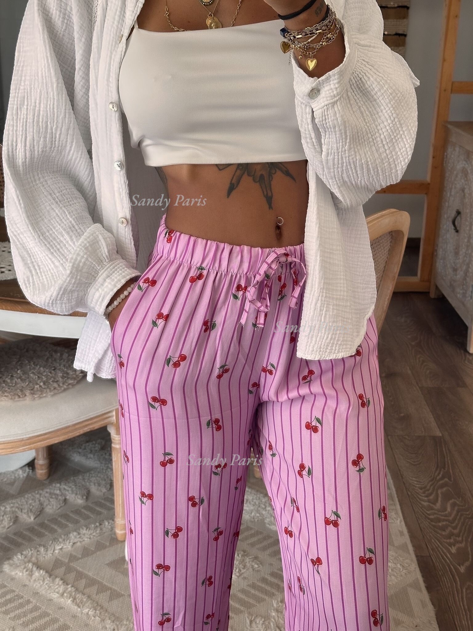 Grossista Sandy Paris - Magnifico pantalone ampio in lyocell con stampa di ciliegie