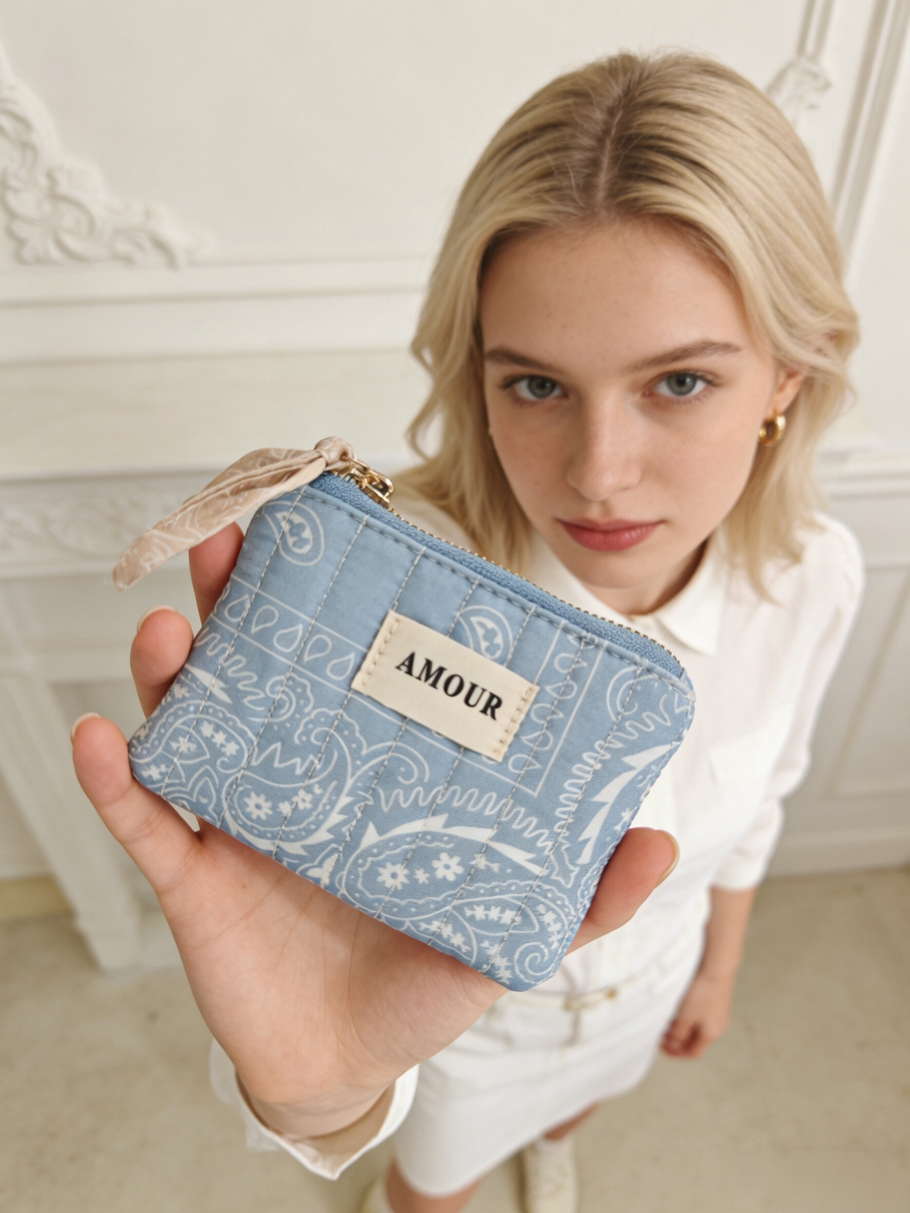 Großhändler Sandy Paris - Leopardenmuster Clutch mit 'LOVE' Schriftzug, Reißverschluss und abnehmbarem Riemen