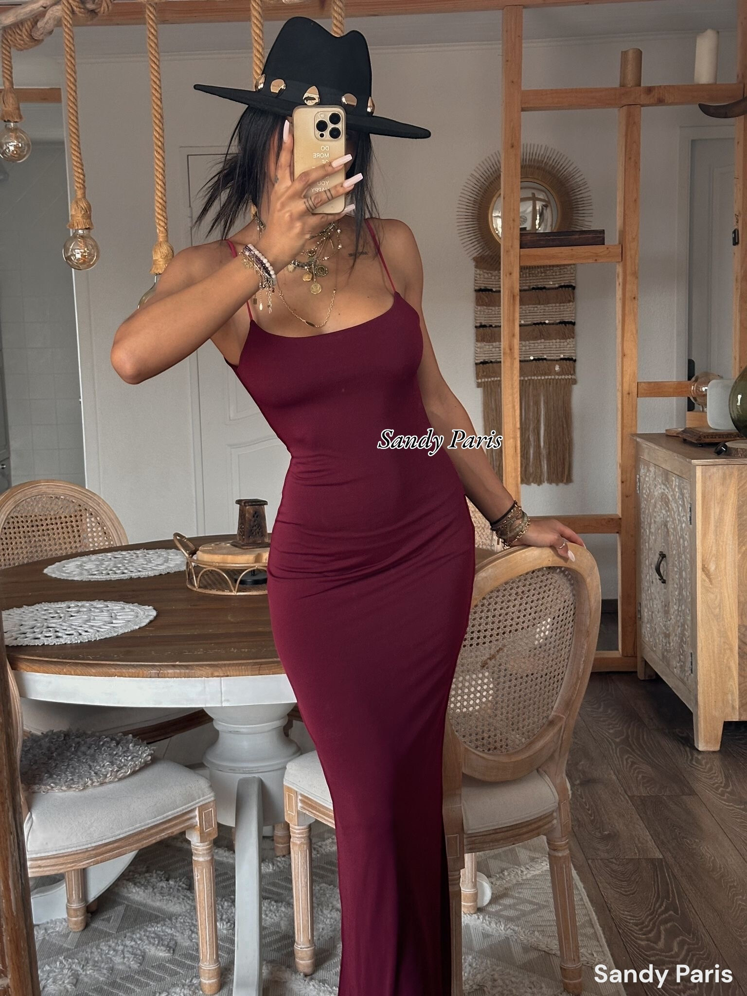 Grossiste Sandy Paris - Robe Longue Ajustée - Élégance Minimaliste pour l'Été