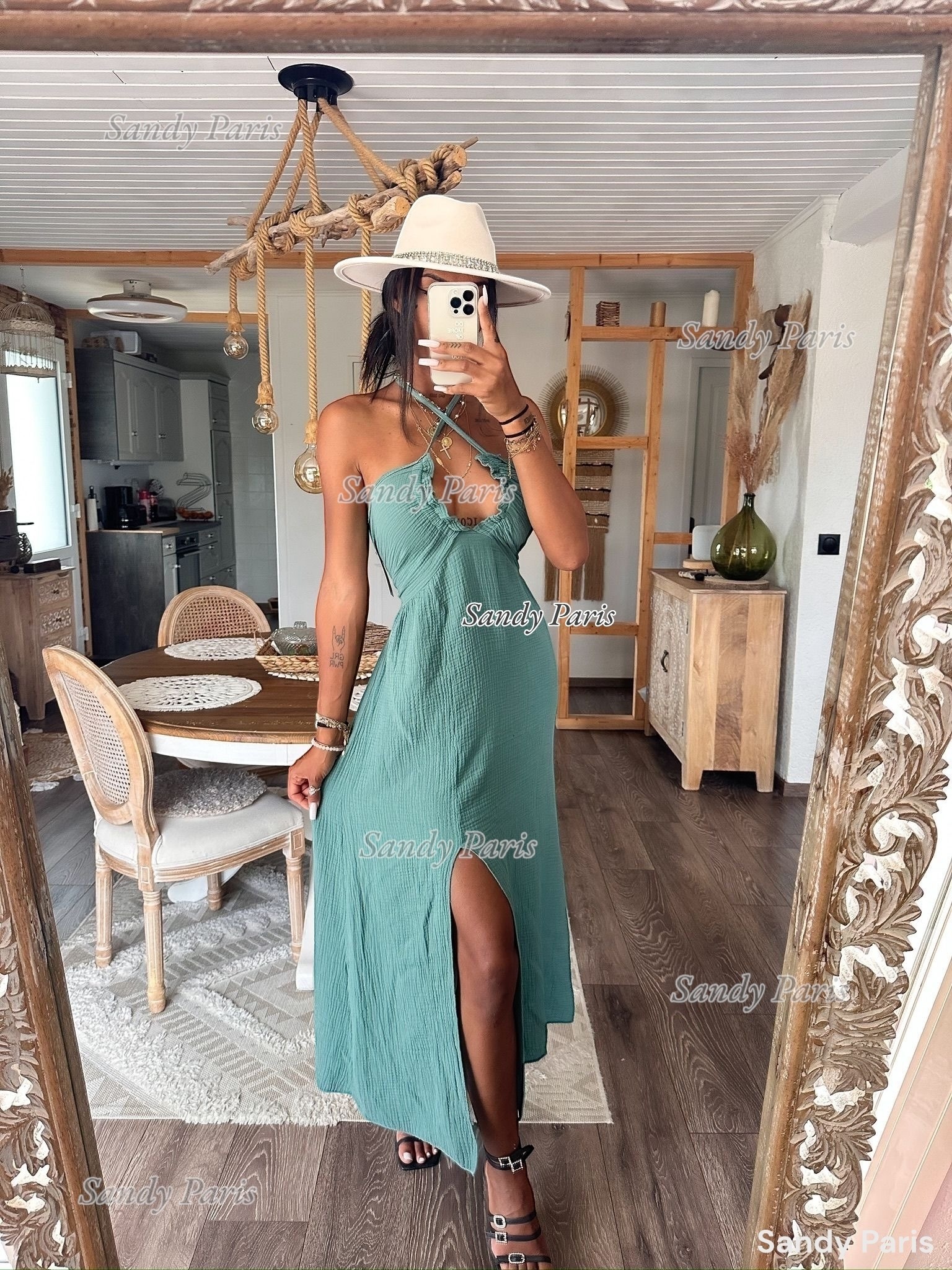Großhändler Sandy Paris - Rückenfreies Langkleid aus Baumwollgaze - Natürliche und Luftige Eleganz