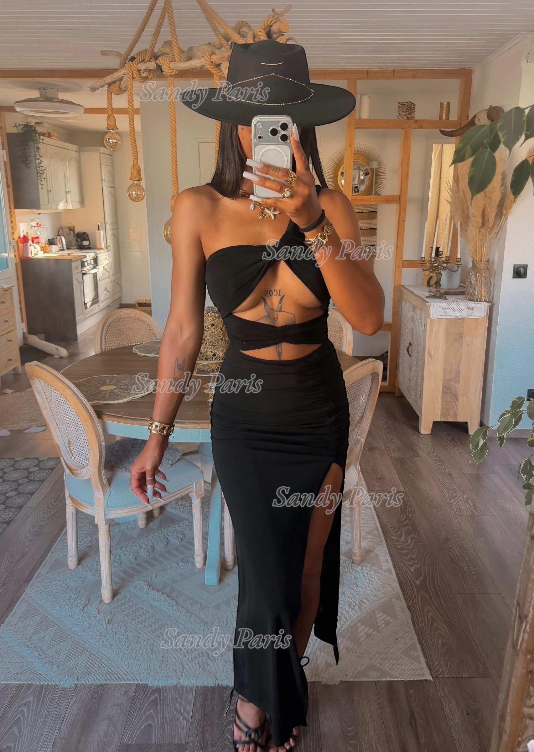 Grossiste Sandy Paris - Robe Longue Asymétrique à Découpes