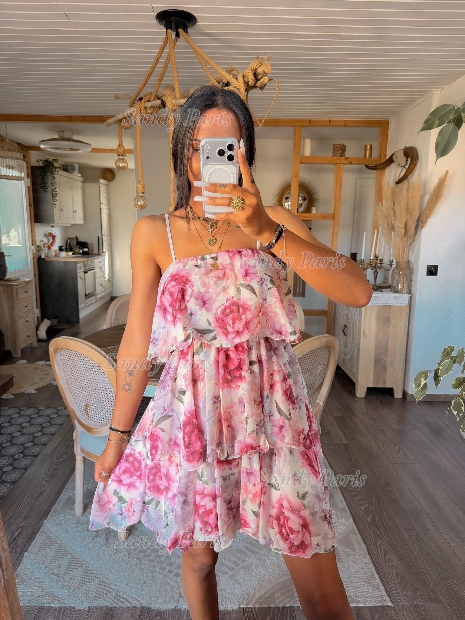 Großhändler Sandy Paris - Kurzes Kleid mit Blumenmuster und Rüschen – Sandy Paris