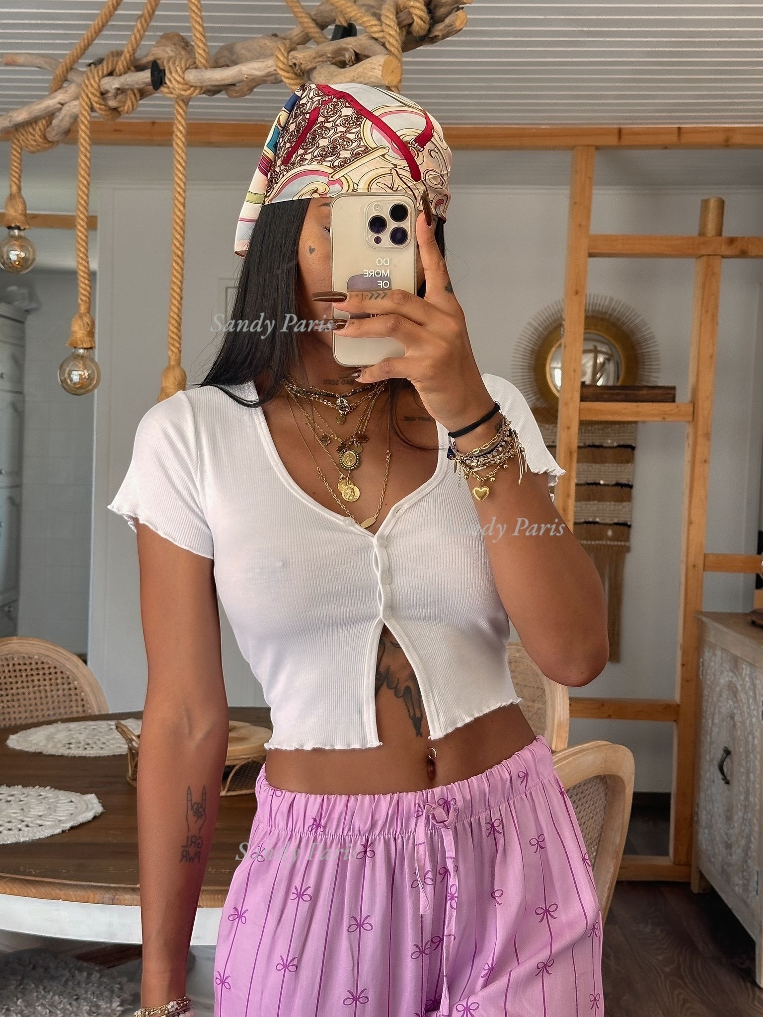 Großhändler Sandy Paris - Geripptes Knopf-Top – Lässige Eleganz und Komfort