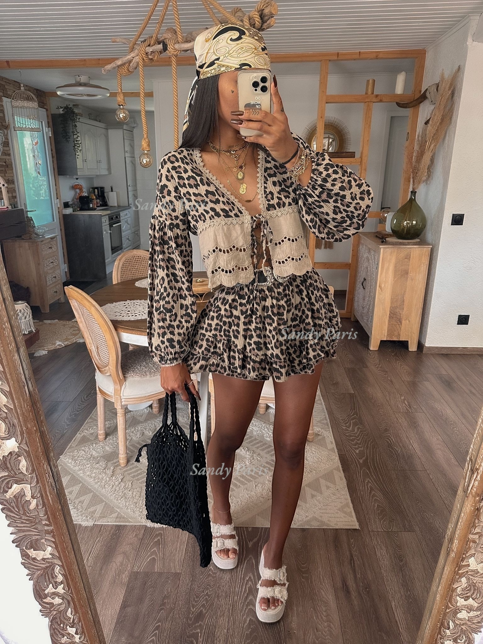 Grossista Sandy Paris - Blusa in Garza di Cotone Stampa Leopardo – Dettaglio Ricamo & Laccio da Annodare