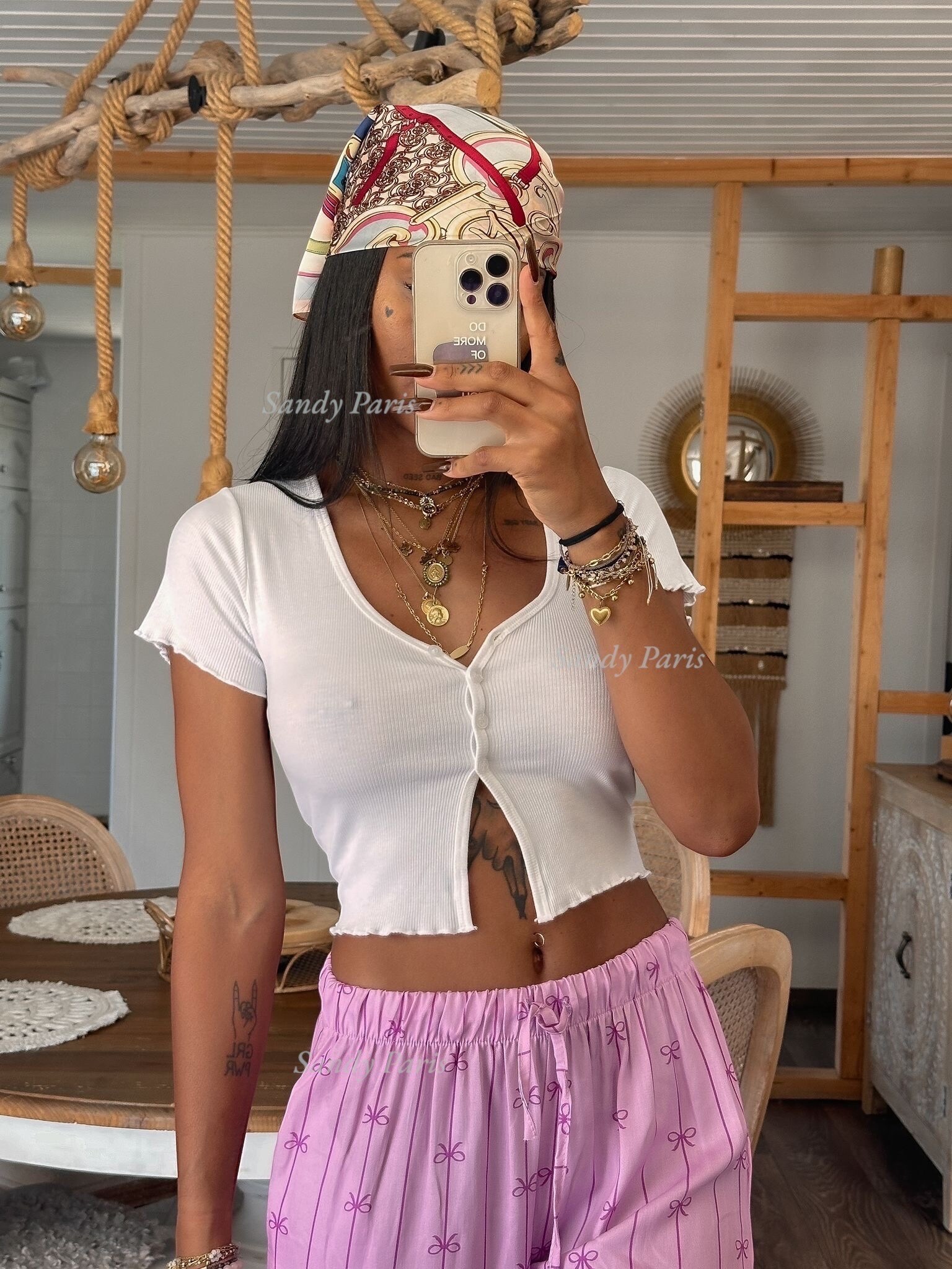 Großhändler Sandy Paris - Geripptes Knopf-Top – Lässige Eleganz und Komfort