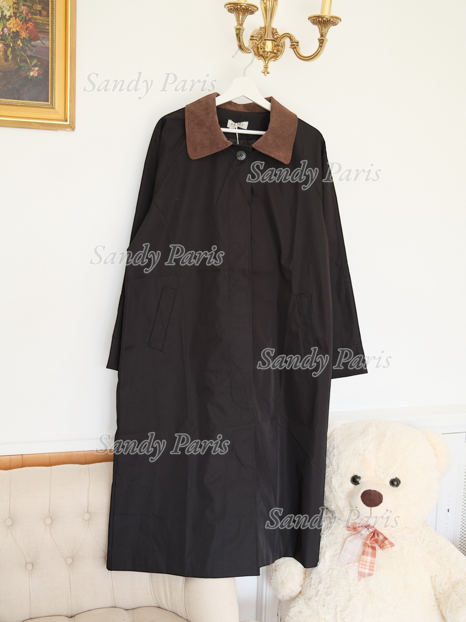 Grossiste Sandy Paris - Veste longue droite col en velours côtelé contrastant et poches discrètes