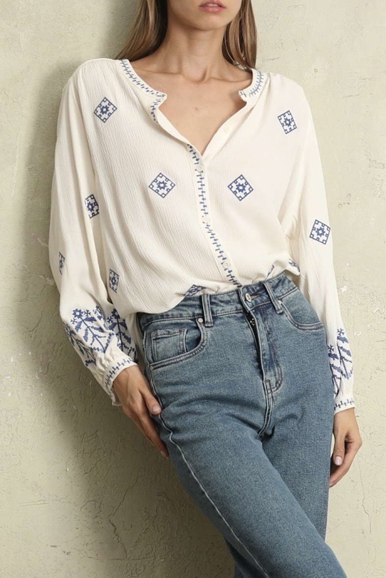 Mayorista SARAH JOHN - Blusa de crepé con bordado