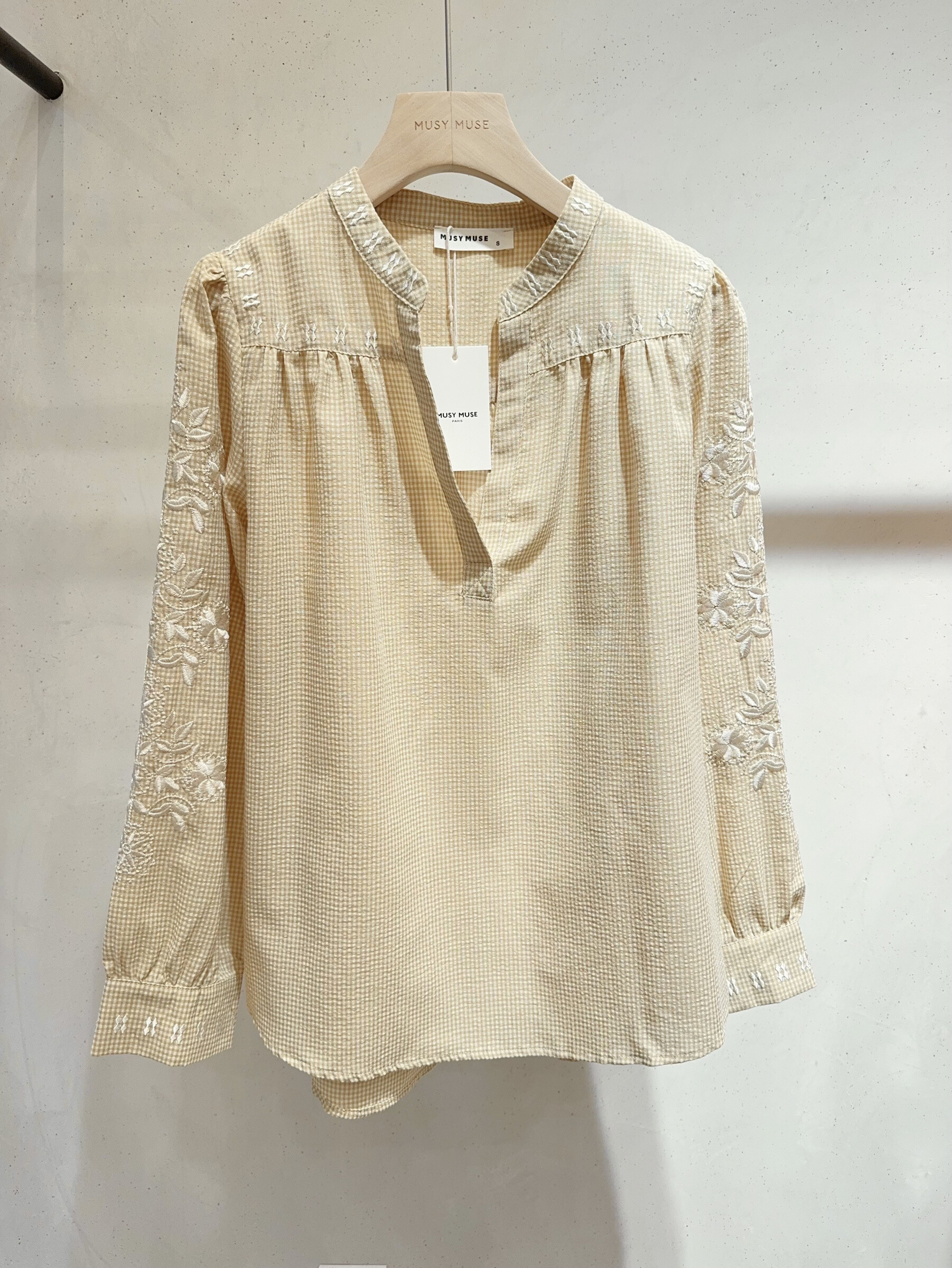 Mayorista SARAH JOHN - Blusa a cuadros bordada