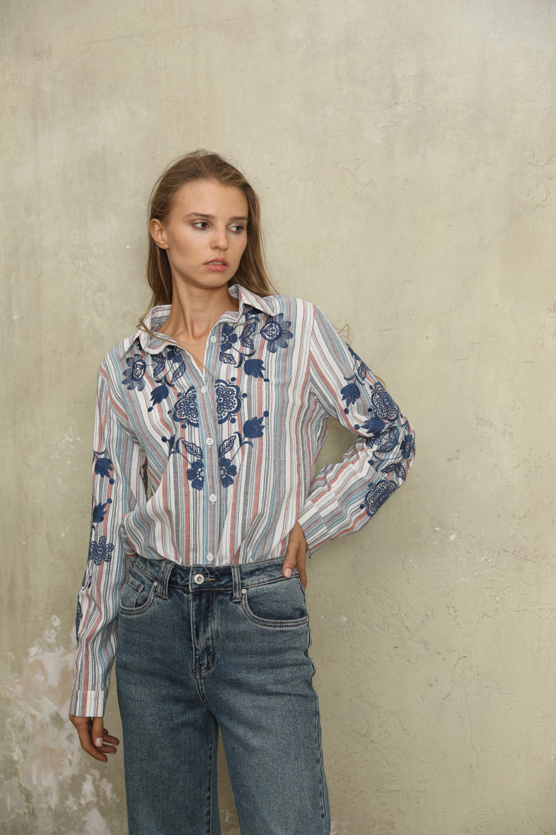 Mayorista SARAH JOHN - Camisa de rayas con bordado