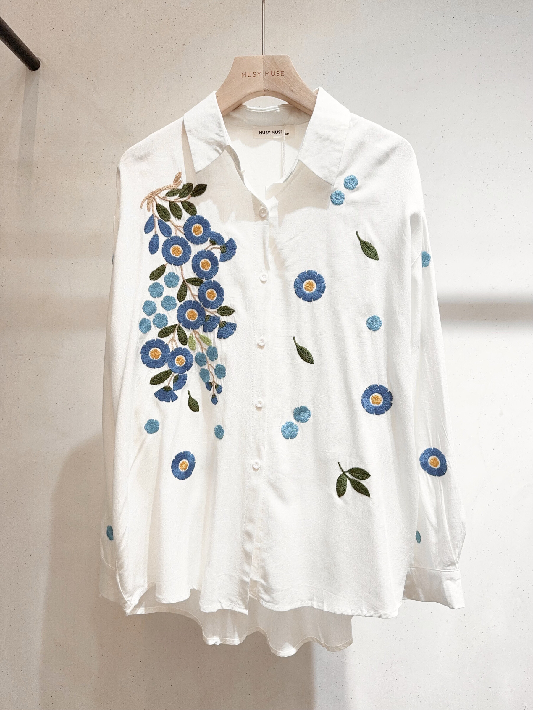 Grossista SARAH JOHN - Camicia fluida ricamata