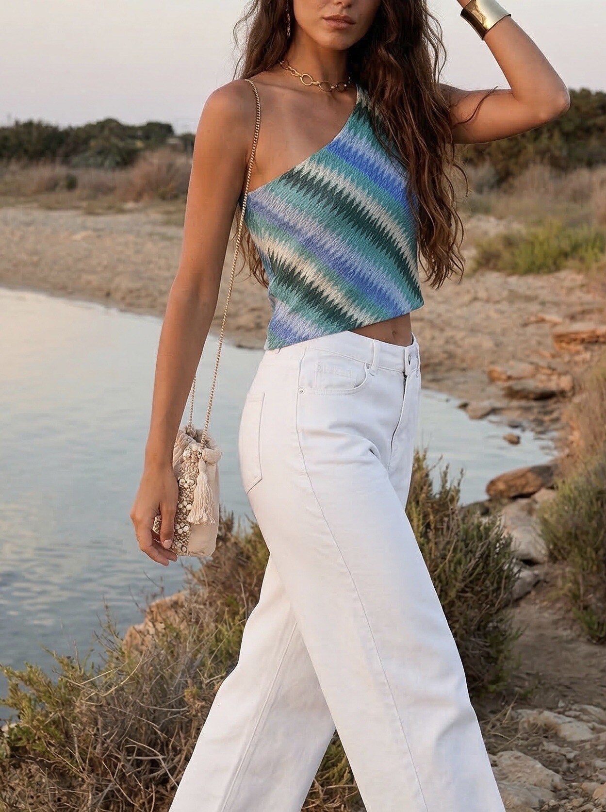 Grossiste Sarah John - Top asymétrique en crochet