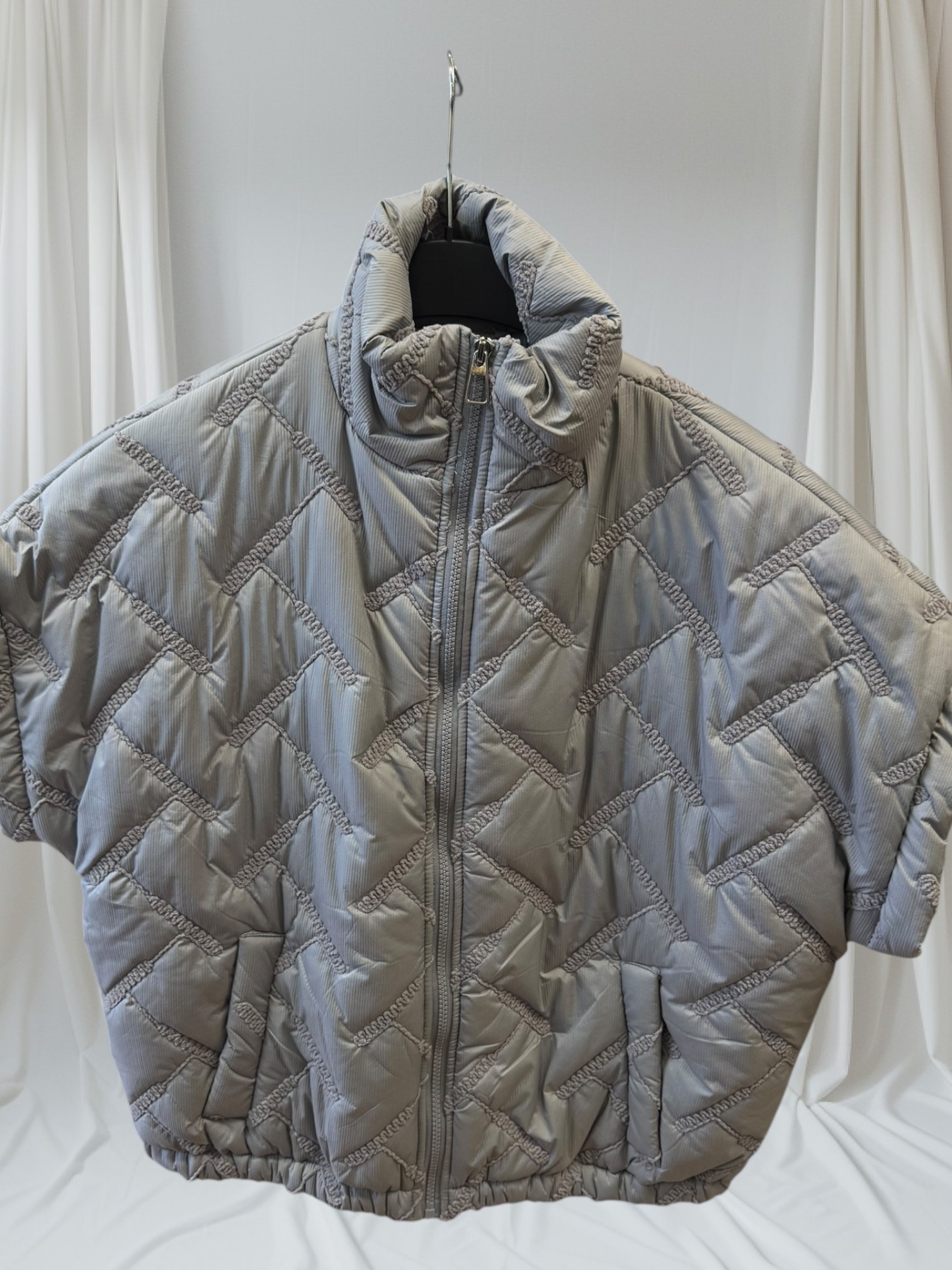 Doudoune Fine Cape à Motif (S AU XL)