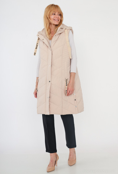 Grossiste Saturne Paris - Big Size Exclusive - Doudoune longue sans manches écriture LOVE WM316 – Grossiste manteau femme – Capuche fixe – Tailles 38 à 54 Grossiste Saturne Paris - Big Size Exclusive - Doudoune longue sans manches écriture LOVE WM316 – Grossiste manteau femme – Capuche fixe – Tailles 38 à 54
