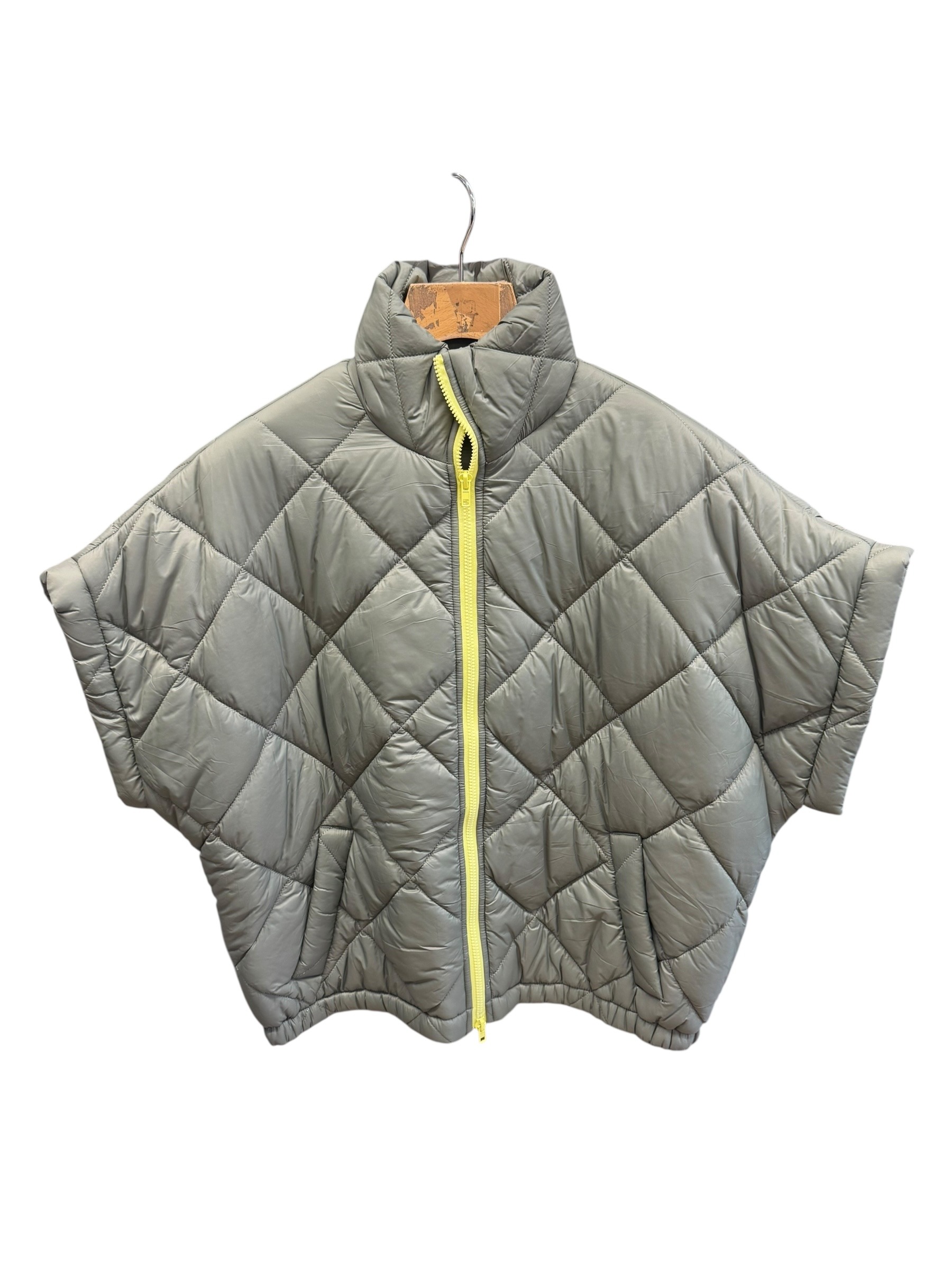 DOUDOUNE FINE MI MANCHE MUNIE DE DEUX POCHES À L'AVANT