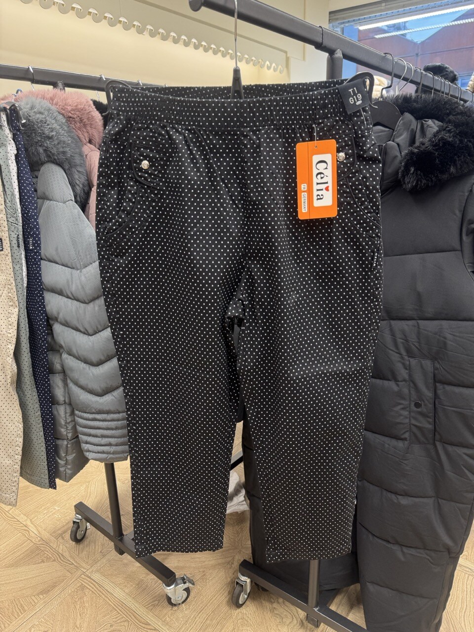 Großhändler Saturne Paris - Big Size Exclusive - Pünktchen Caprihose K1008