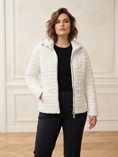 Großhändler Saturne Paris - Big Size Exclusive - Damen Leichte Daunenjacke mit Abnehmbarer Kapuze JRT21 Großhändler Saturne Paris - Big Size Exclusive - Damen Leichte Daunenjacke mit Abnehmbarer Kapuze JRT21