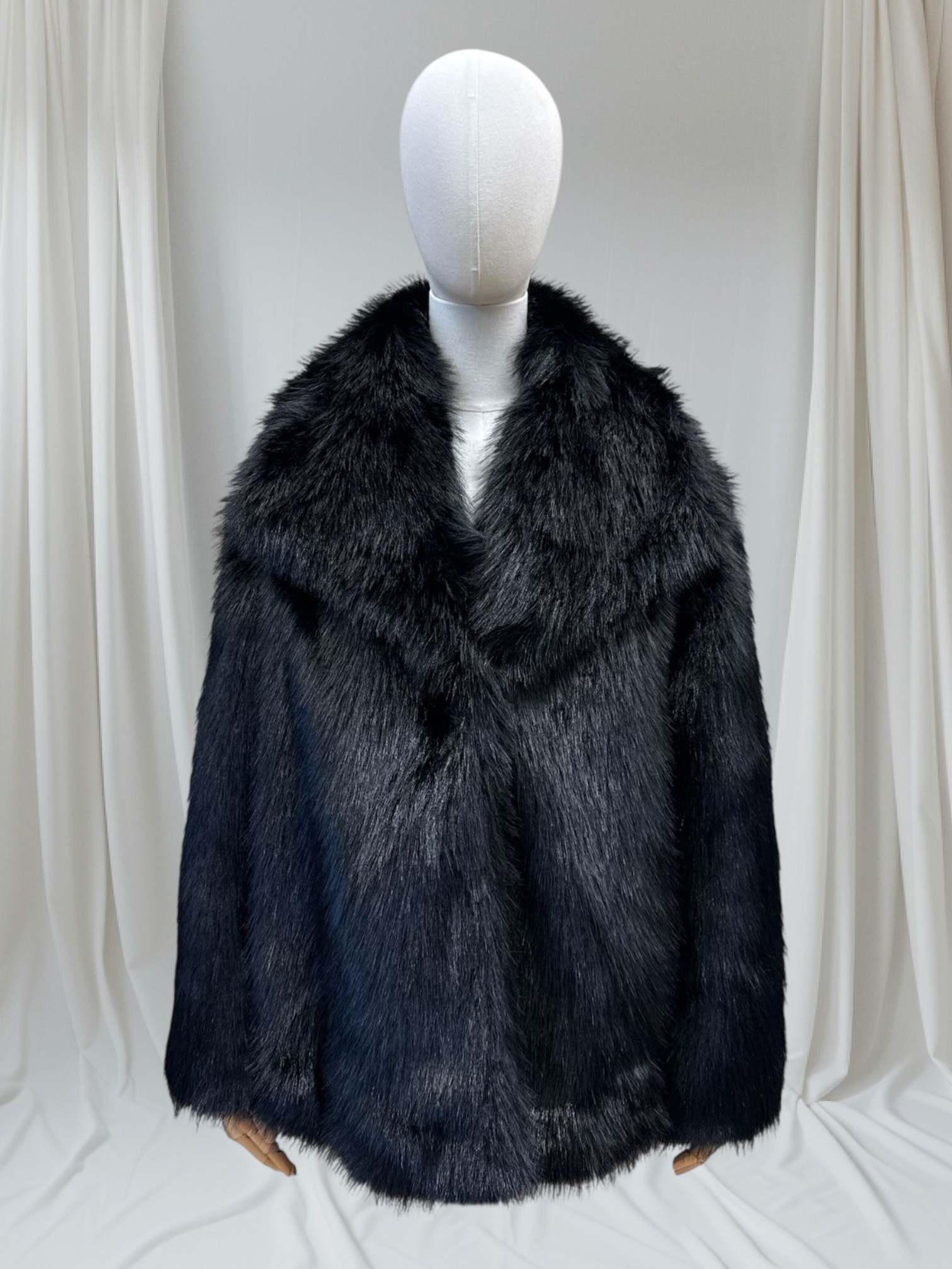 Grossista Saturne Paris - Plus Size - Cappotto in Pelliccia Vegana Donna