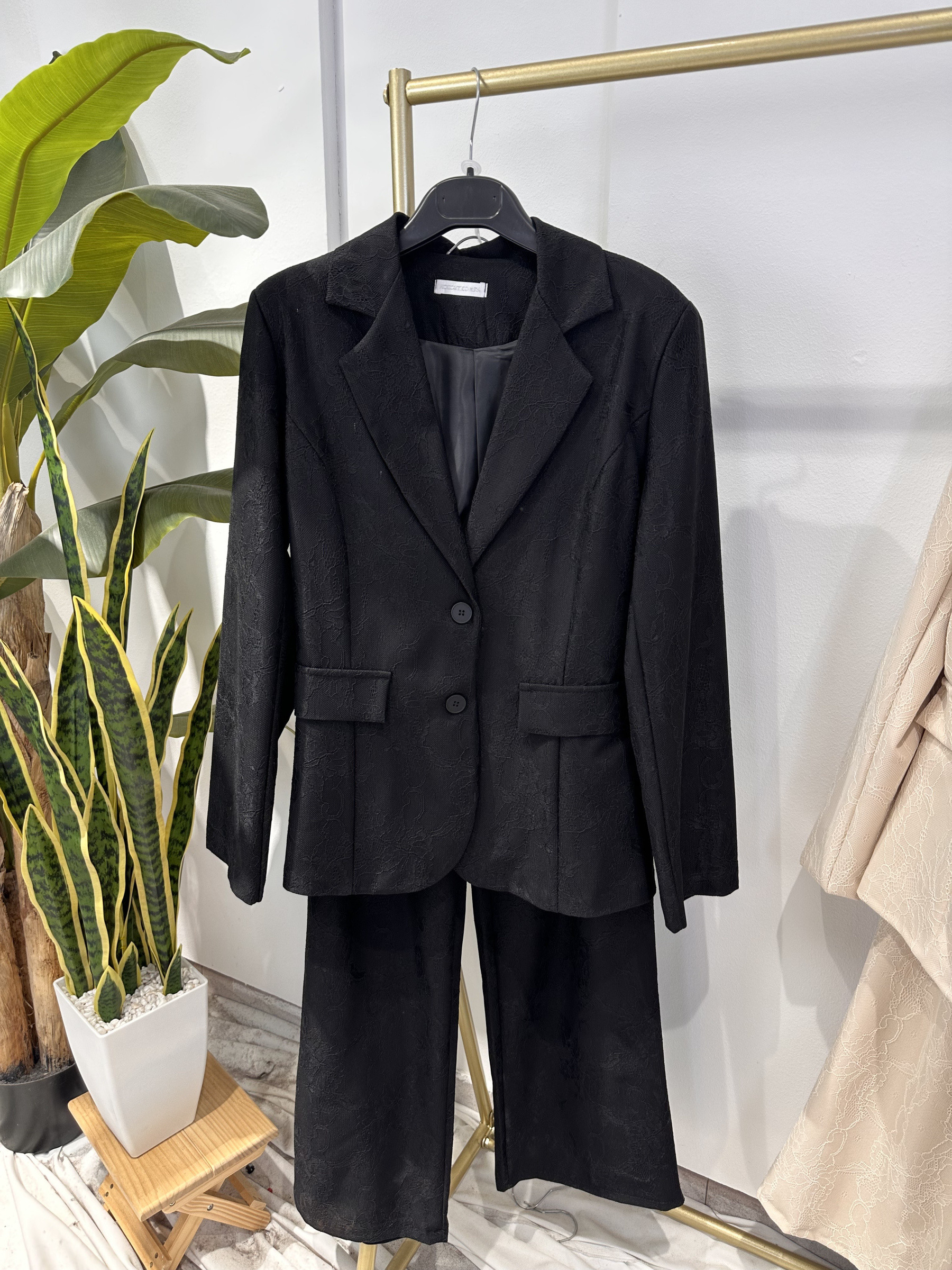Grossiste SEBO PARIS - SEBO PARIS VESTE ET PANTALON EN DENTELLE TAILLE UNIQUE AVEC ÉLASTIQUE À LA TAILLE