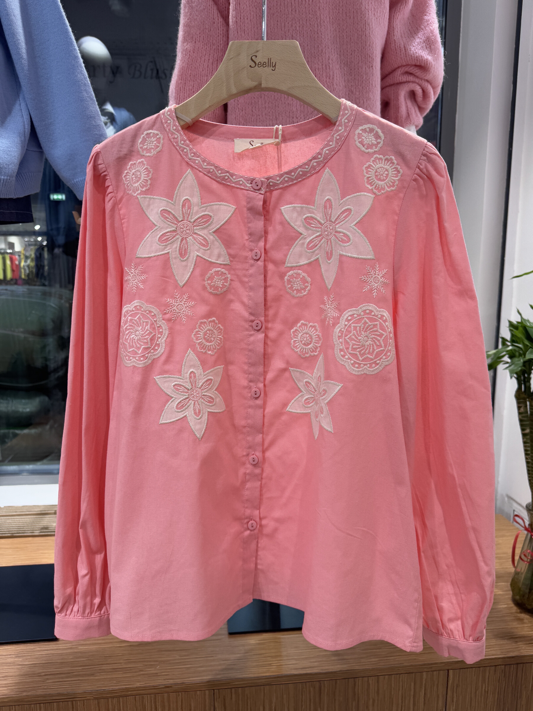 Grossiste Seelly - Blouse brodée