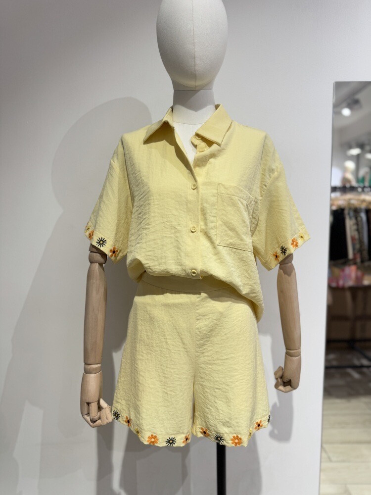 Grossiste Seelly - Blouse brodée sur les manches