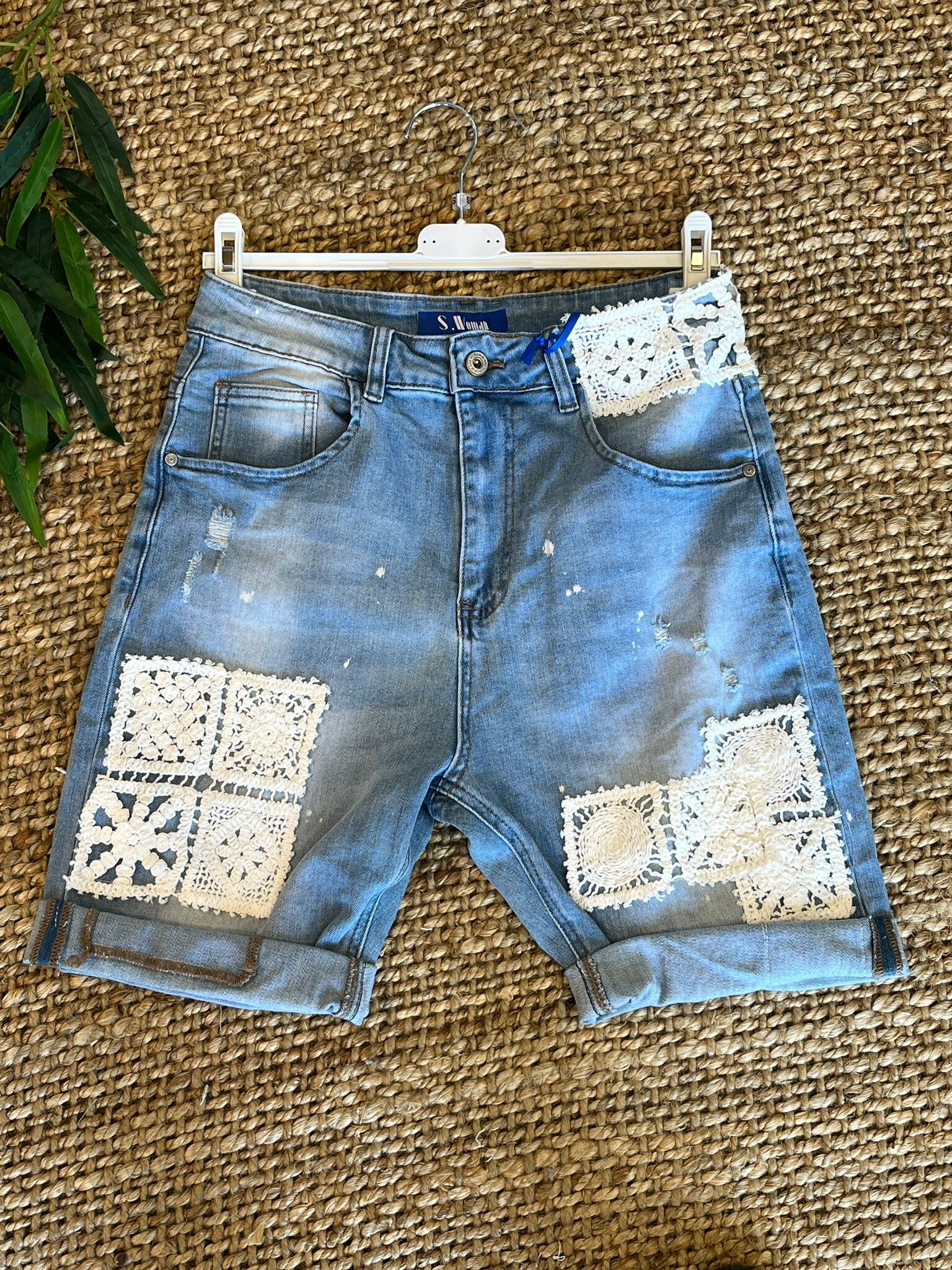 Grossiste Sexy Woman - Jean boyfriend bleu, design original, patchwork en denim, shorts