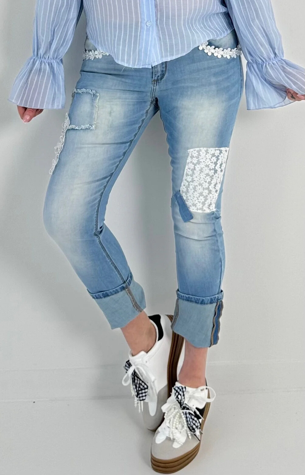 Wholesaler Sexy Woman - Boyfriend Fit Jeans with Patchwork Details and Original Design in Soft Denim