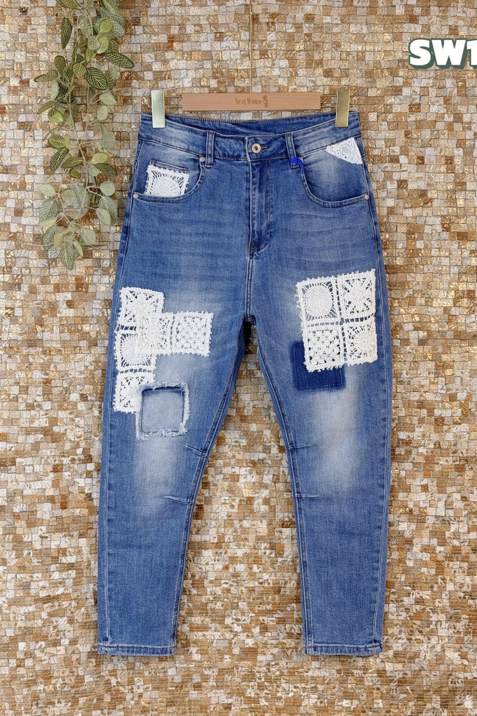 Wholesaler Sexy Woman - Jeans Boyfriend Fit Blue, Patchwork, Embroideries and Original Design in Soft Denim