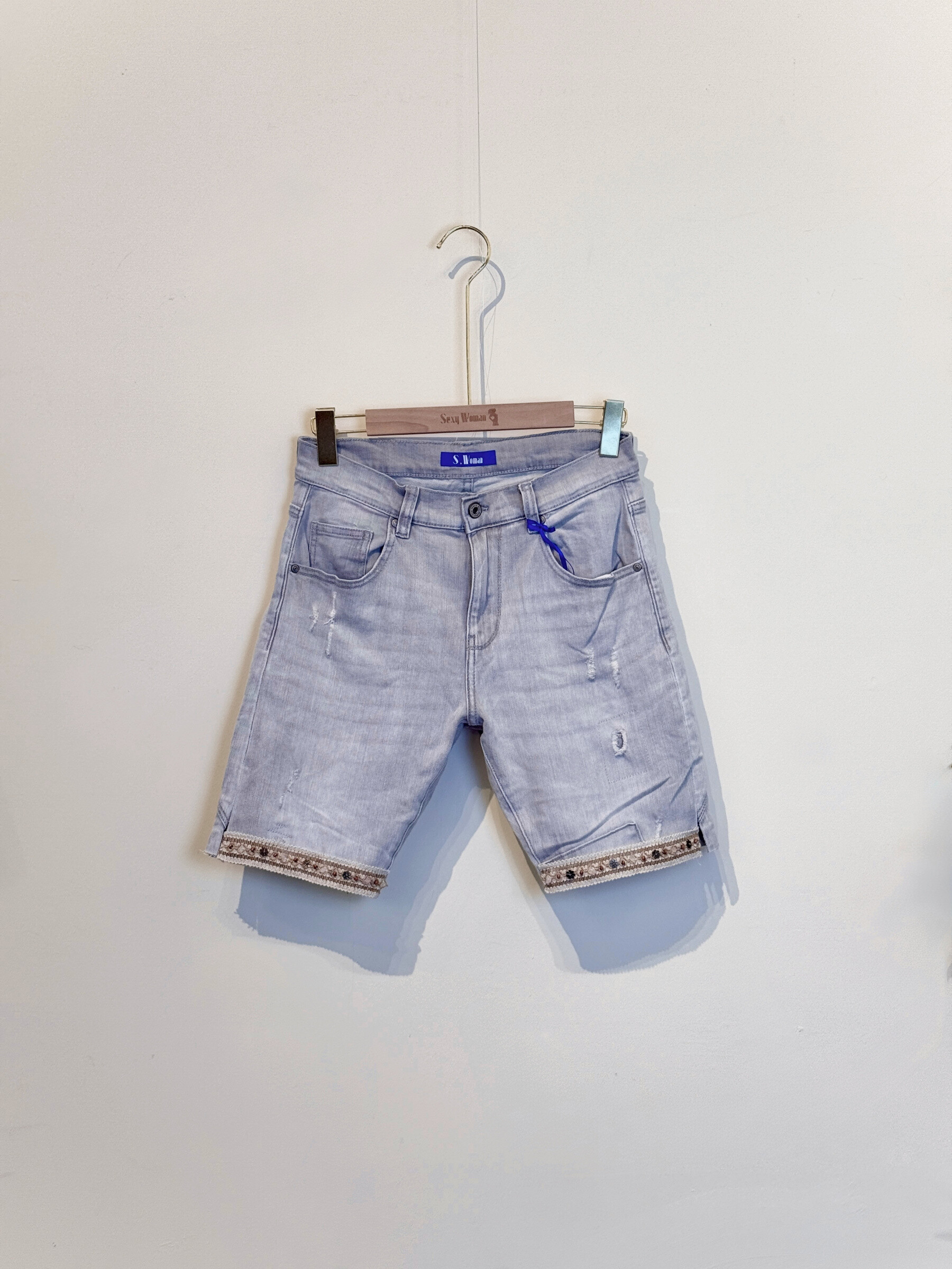 Wholesaler Sexy Woman - Boyfriend Fit gray jeans, soft shorts, streetwear style, casual