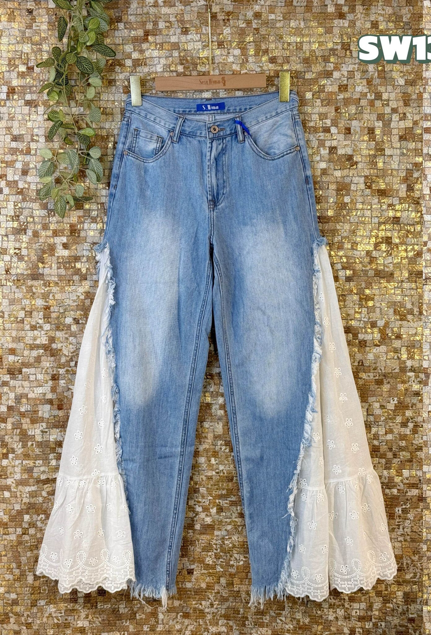 Wholesaler Sexy Woman - Bluefriend Fit Jeans Blue, Original Design, Soft denim, Streetwear style
