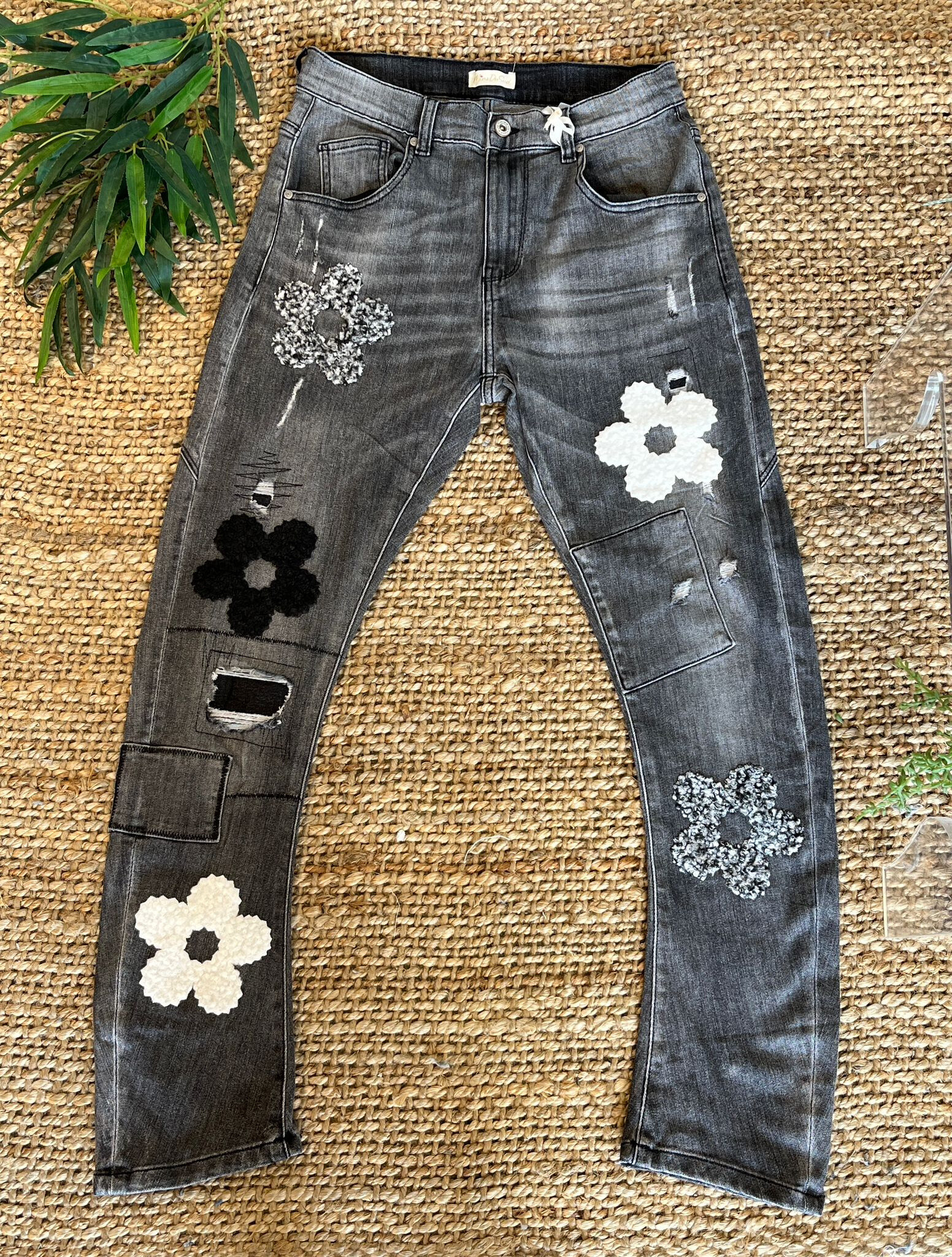 Grossiste Sexy Woman - Nouveau style hivernal, jeans boyfriend noirs slim fit, tissu doux. À la mode et polyvalents, style street.