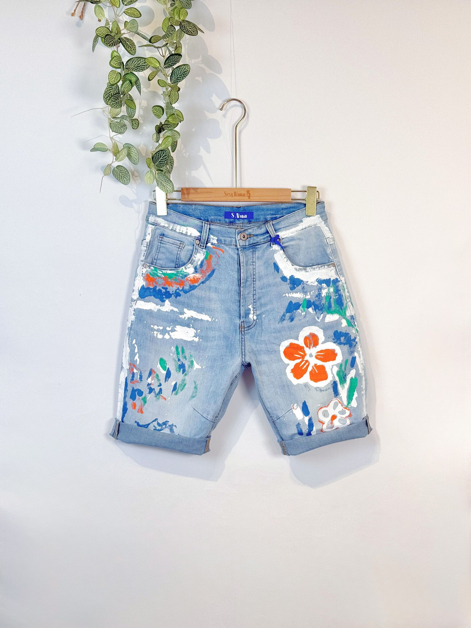 Wholesaler Sexy Woman - Blue boyfriend jeans, graffiti, soft denim, street style