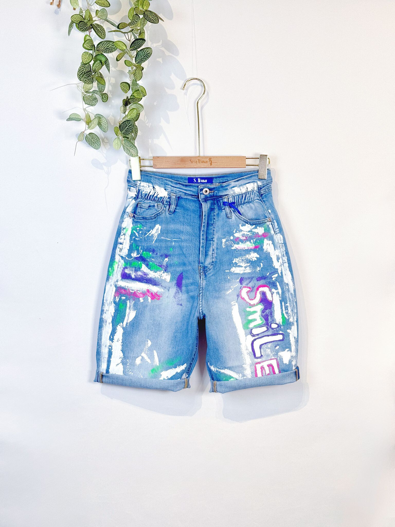Grossista Sexy Woman - Jeans boyfriend blu, graffiti, denim morbido, stile di strada