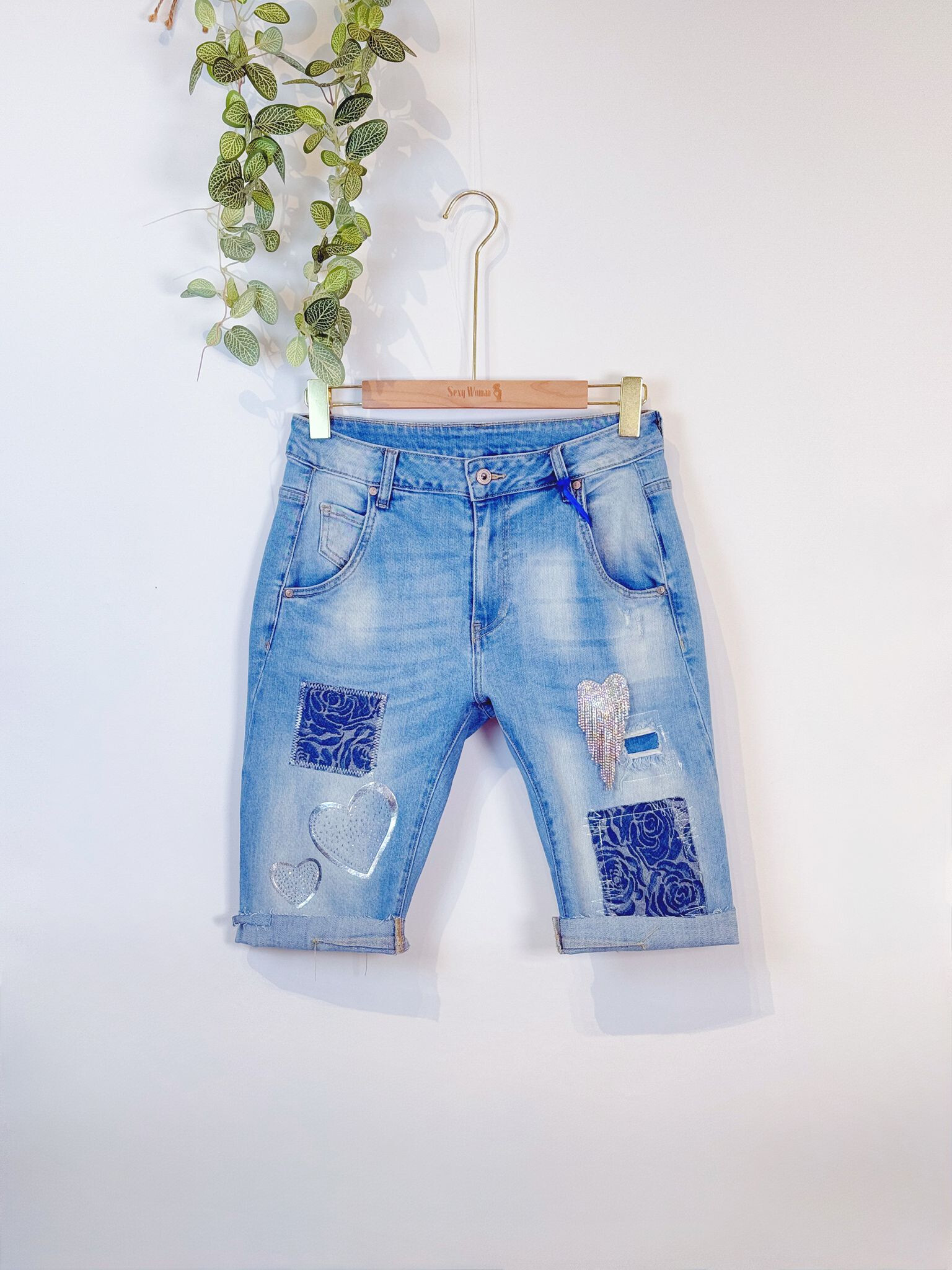 Wholesaler Sexy Woman - Blue boyfriend jeans, graffiti, soft denim, street style