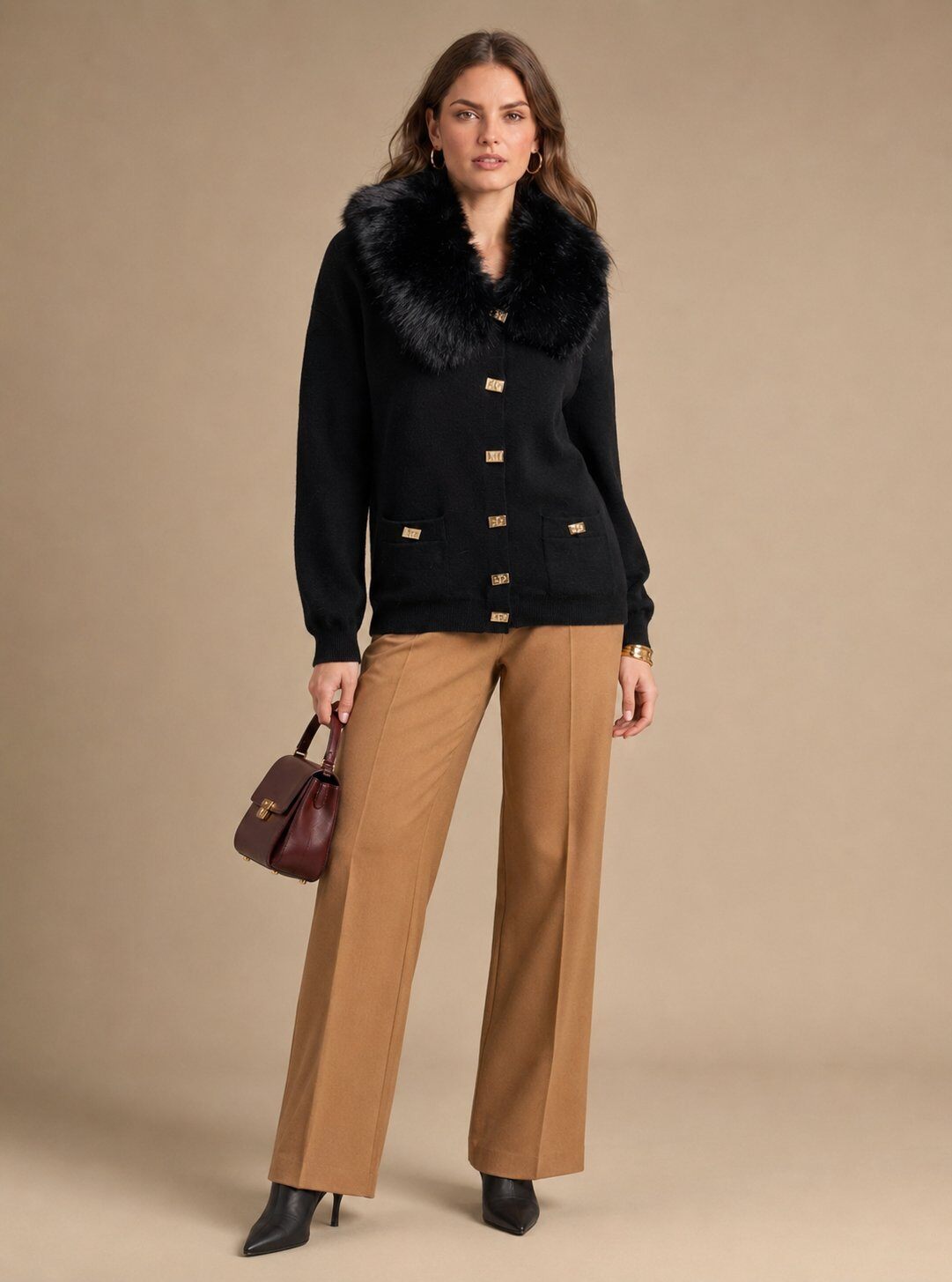 Wholesaler SHEYA FASHION - Elegant Knitted Jacket Oversized Faux Fur Collar Gold Hardware Pocket Knit Outerwear